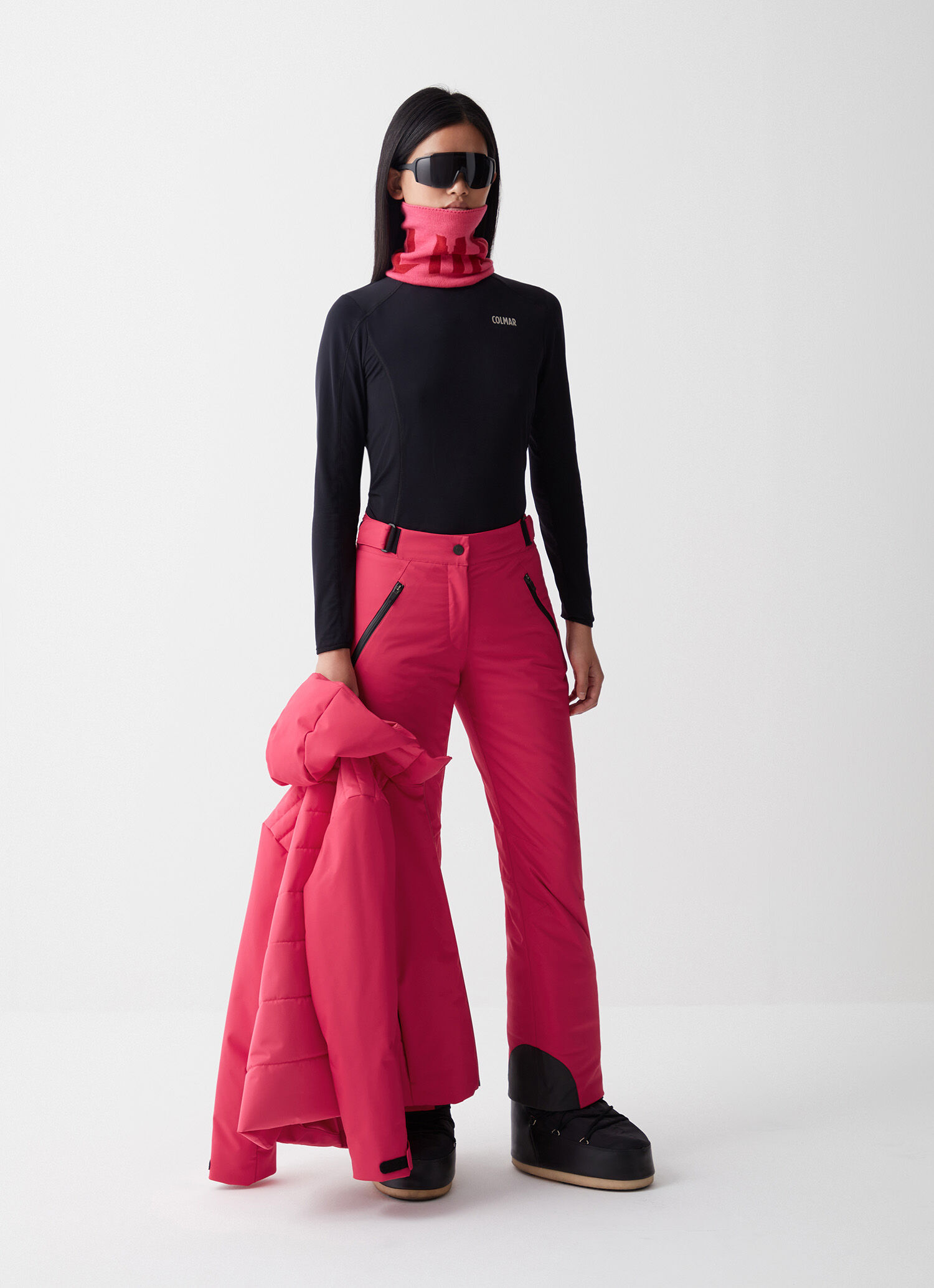 Padded ski pants with adjustable waist