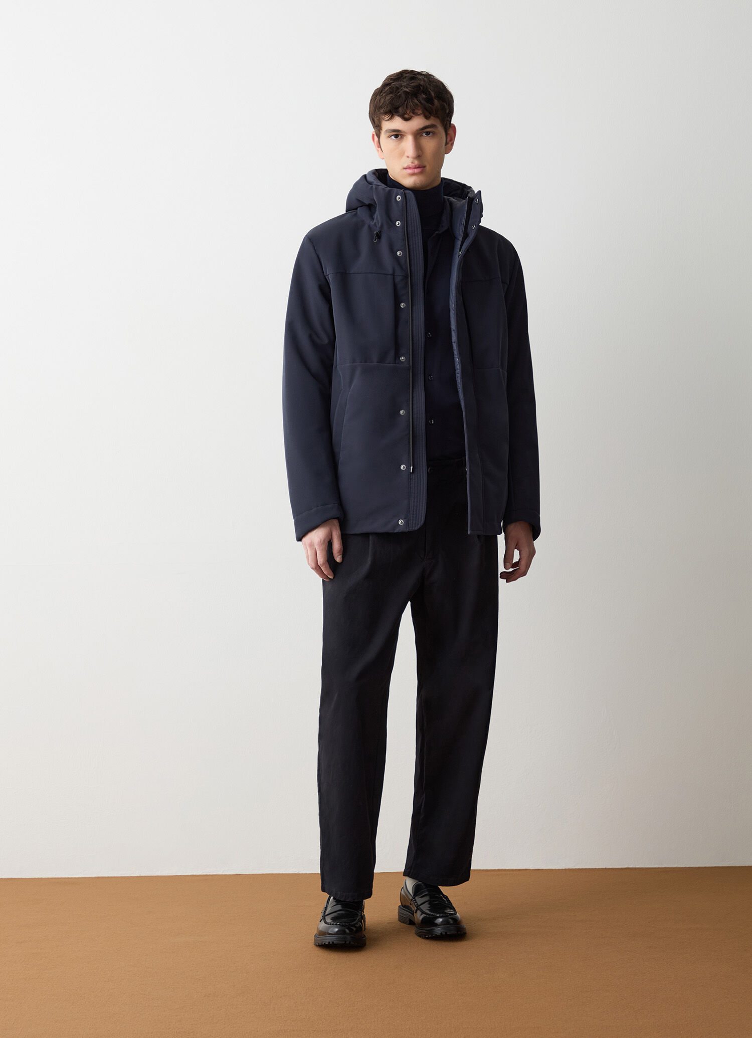 Chaqueta impermeable multibolsillos de guata