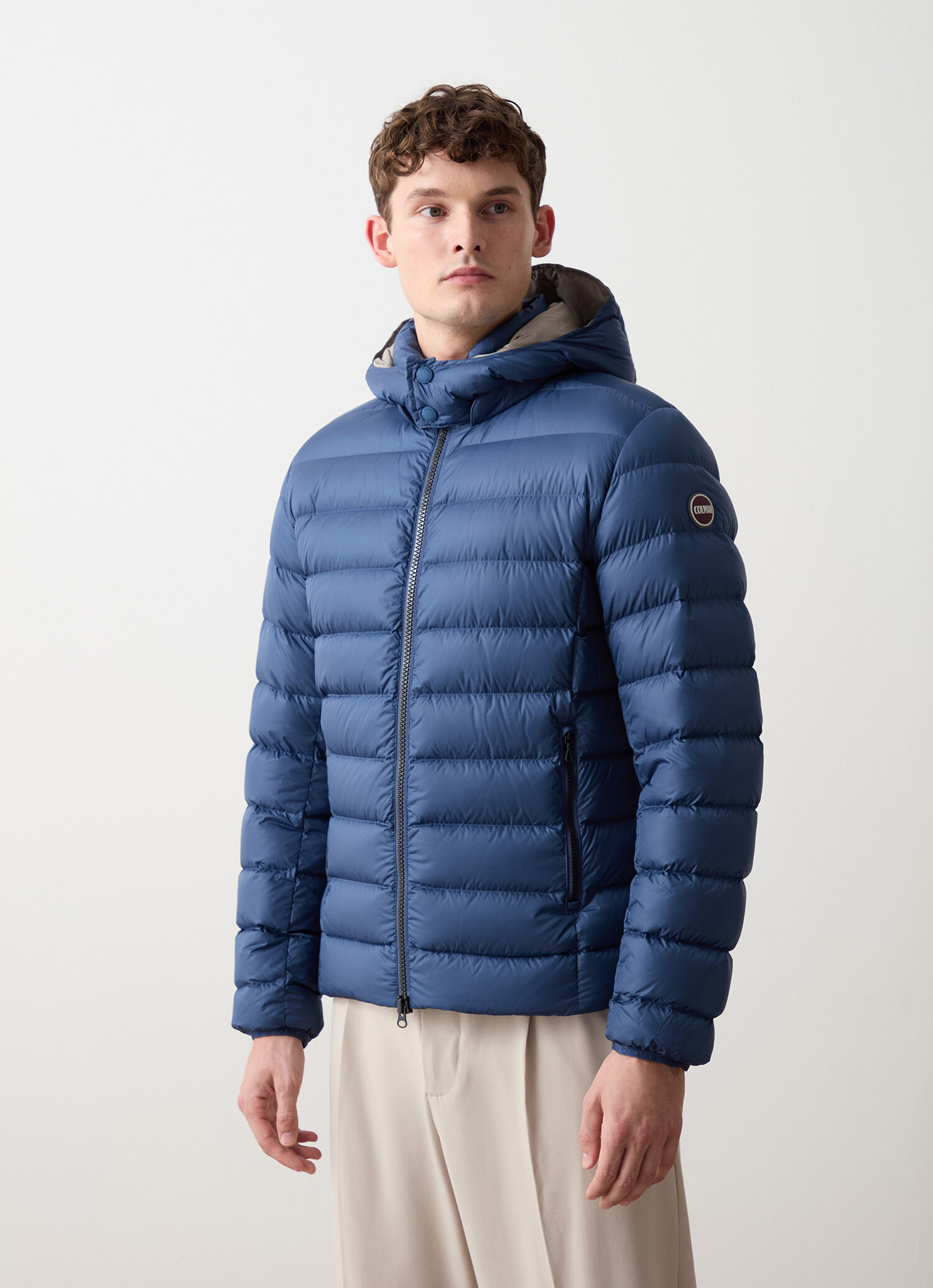 Sporty down jacket with detachable hood