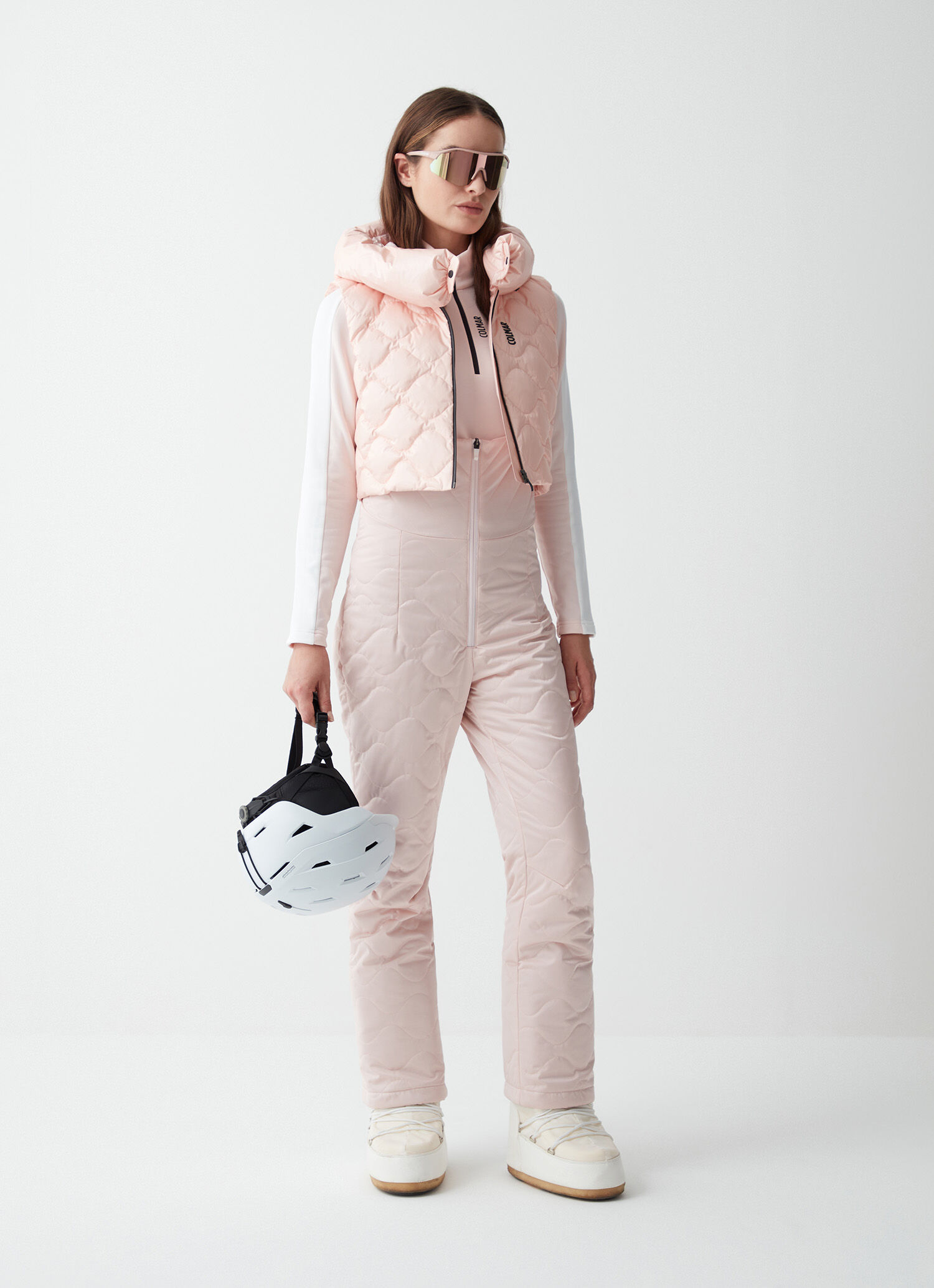 Chaleco corto con maxicapucha