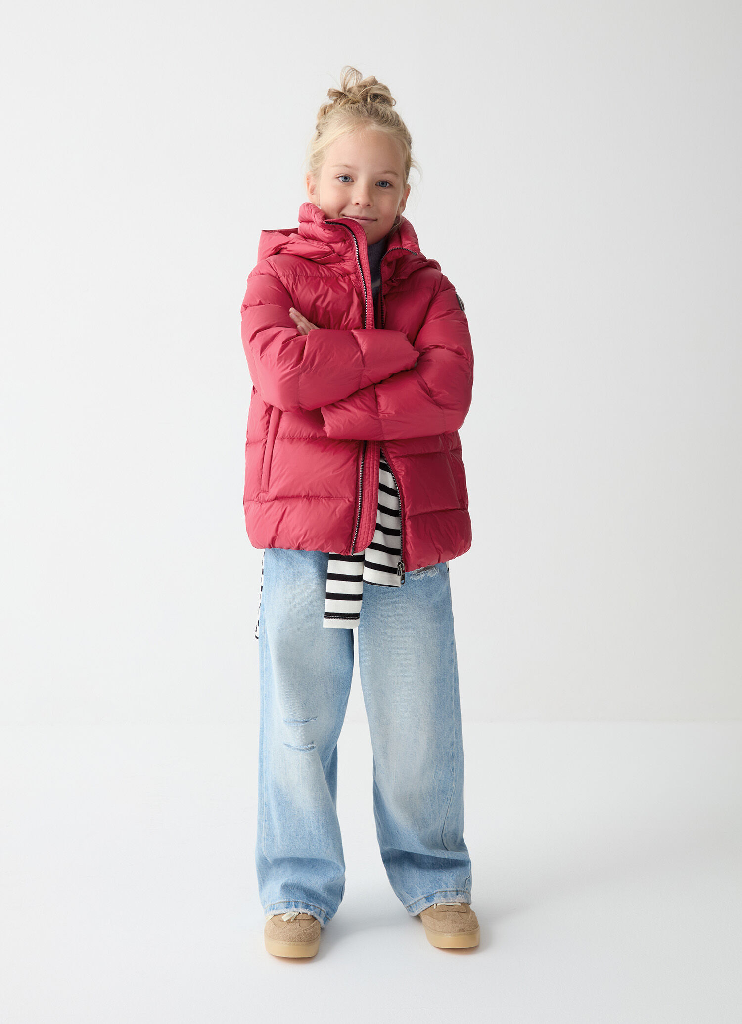 Plumífero con capucha extraíble