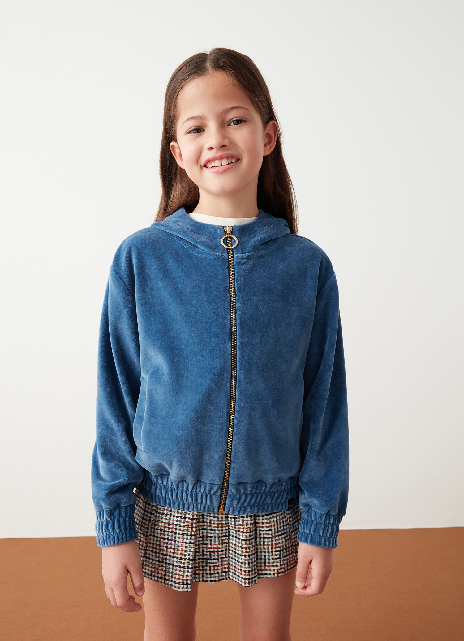 Velvet sweatshirt with zip