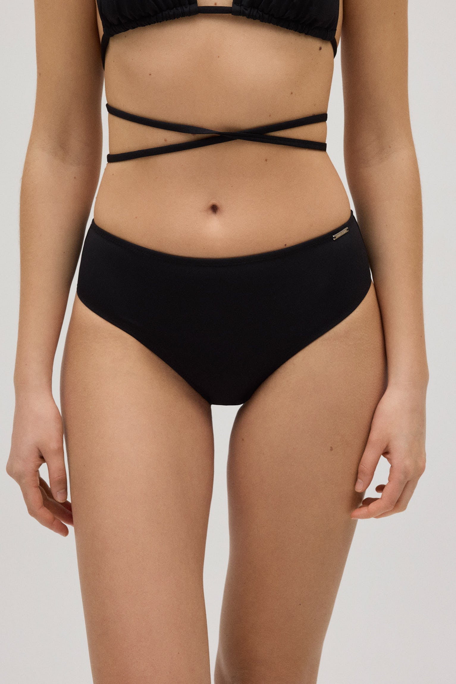 Braga bikini midi lisa negro