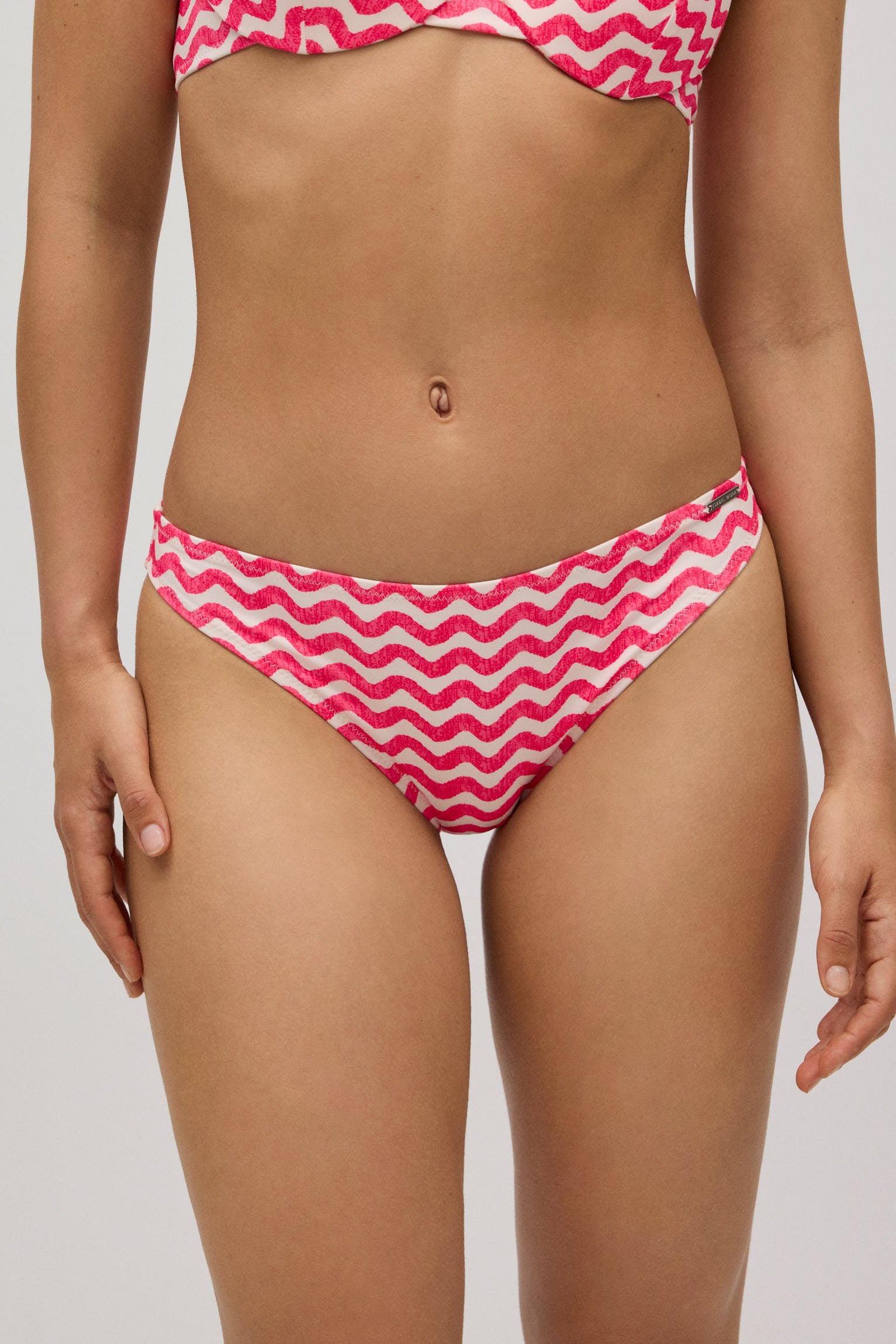 Braga bikini ondas rosa