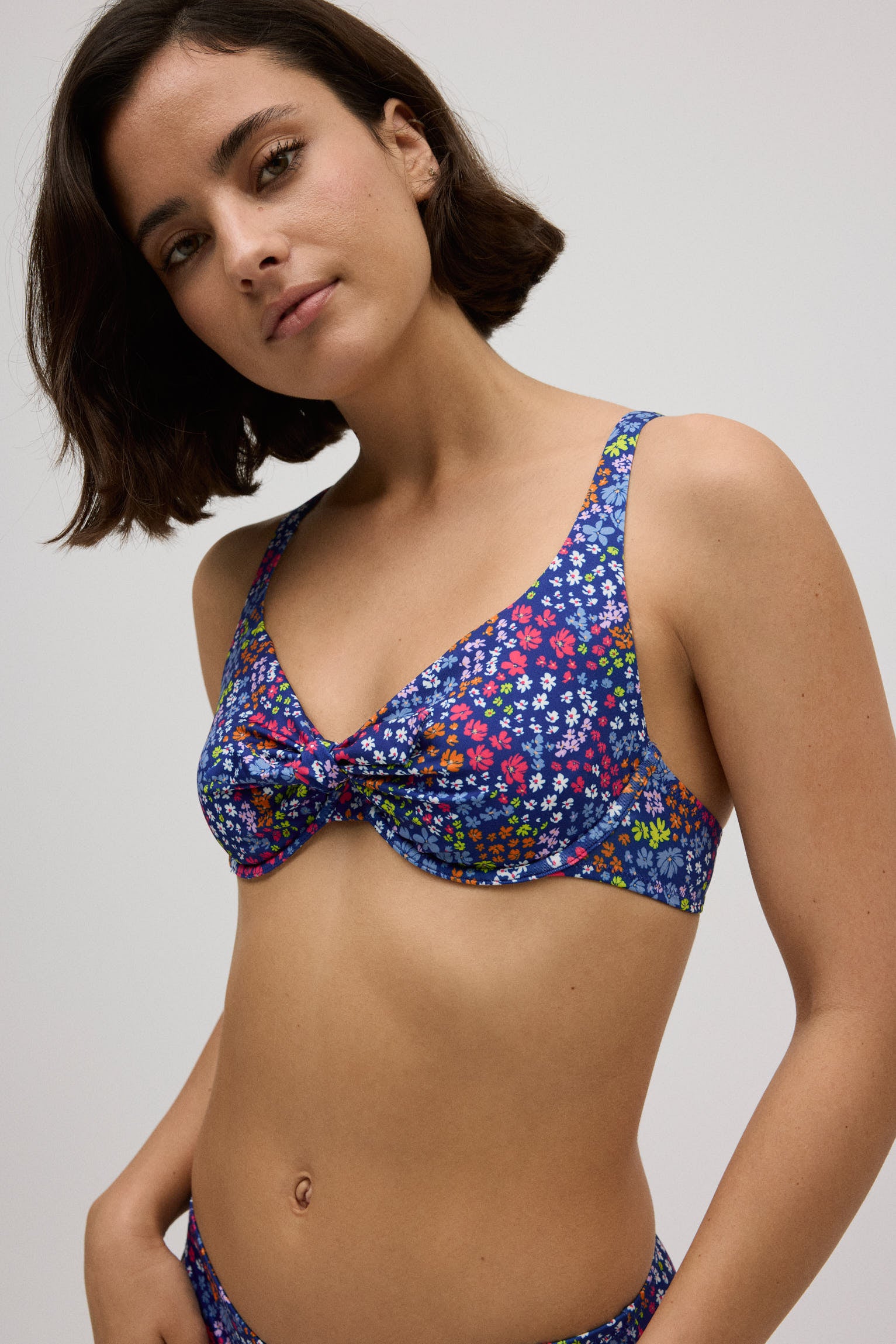 Top bikini tirantes anchos flores copa C