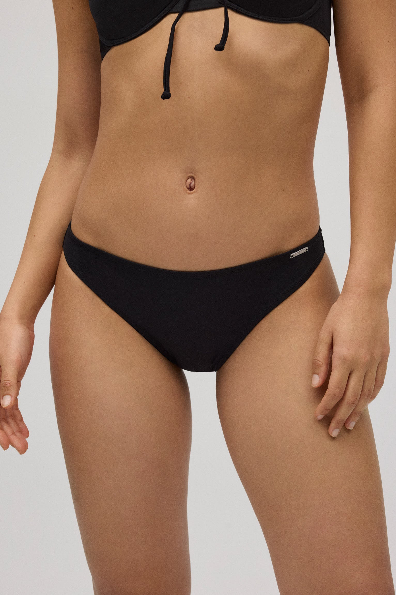 Braga bikini lisa negro