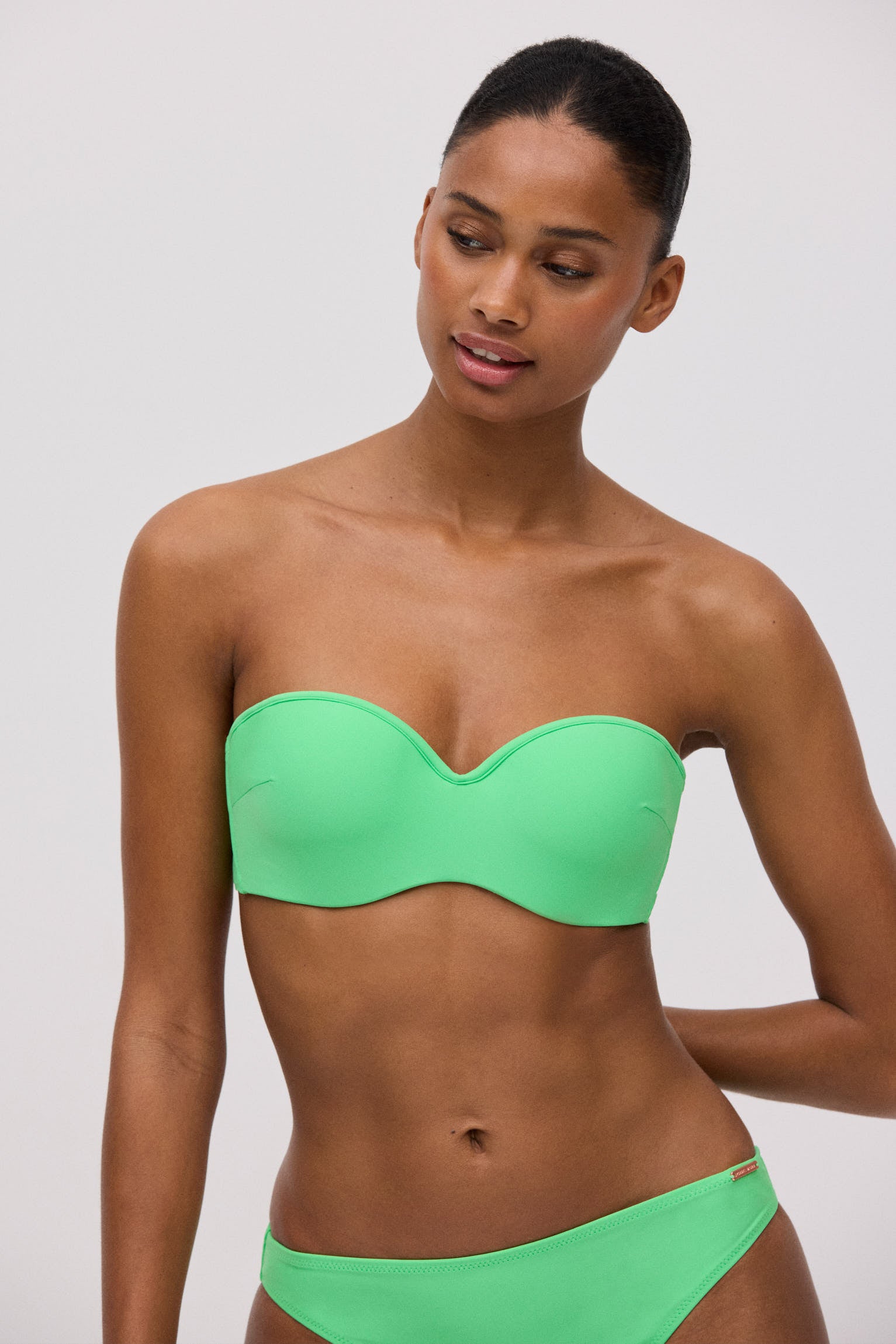 Top bikini bandeau verde copa B