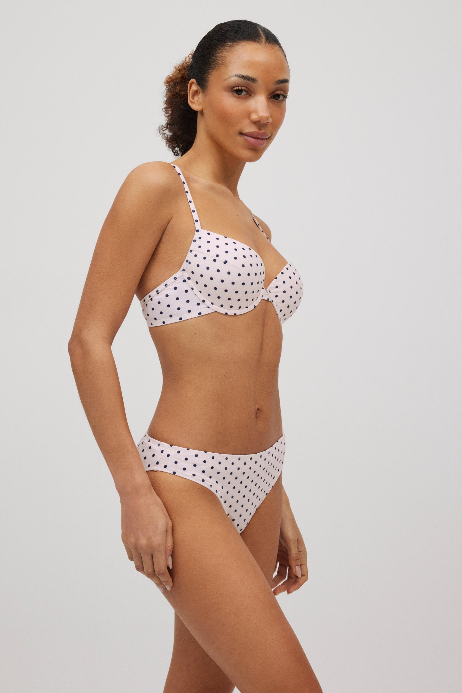 Braga bikini lunares blanco