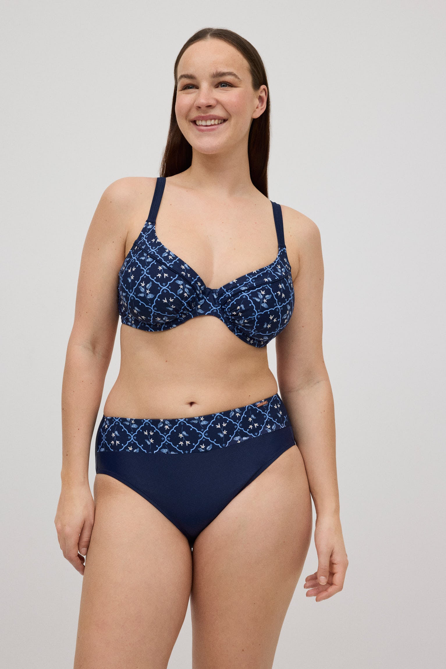 Conjunto de bikini reductor tirantes anchos marino copa E