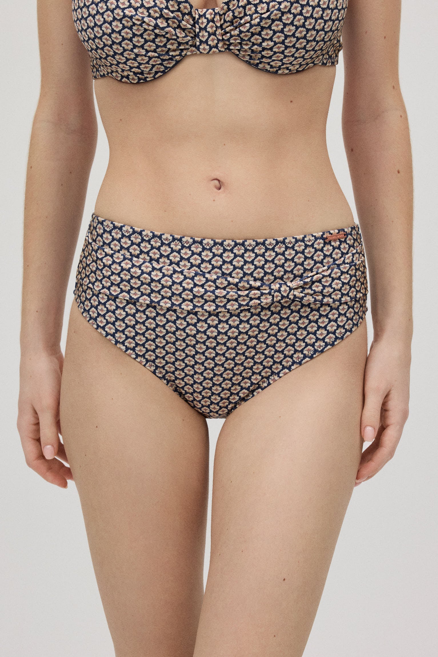 Braga bikini reductora alta estampada con brillo
