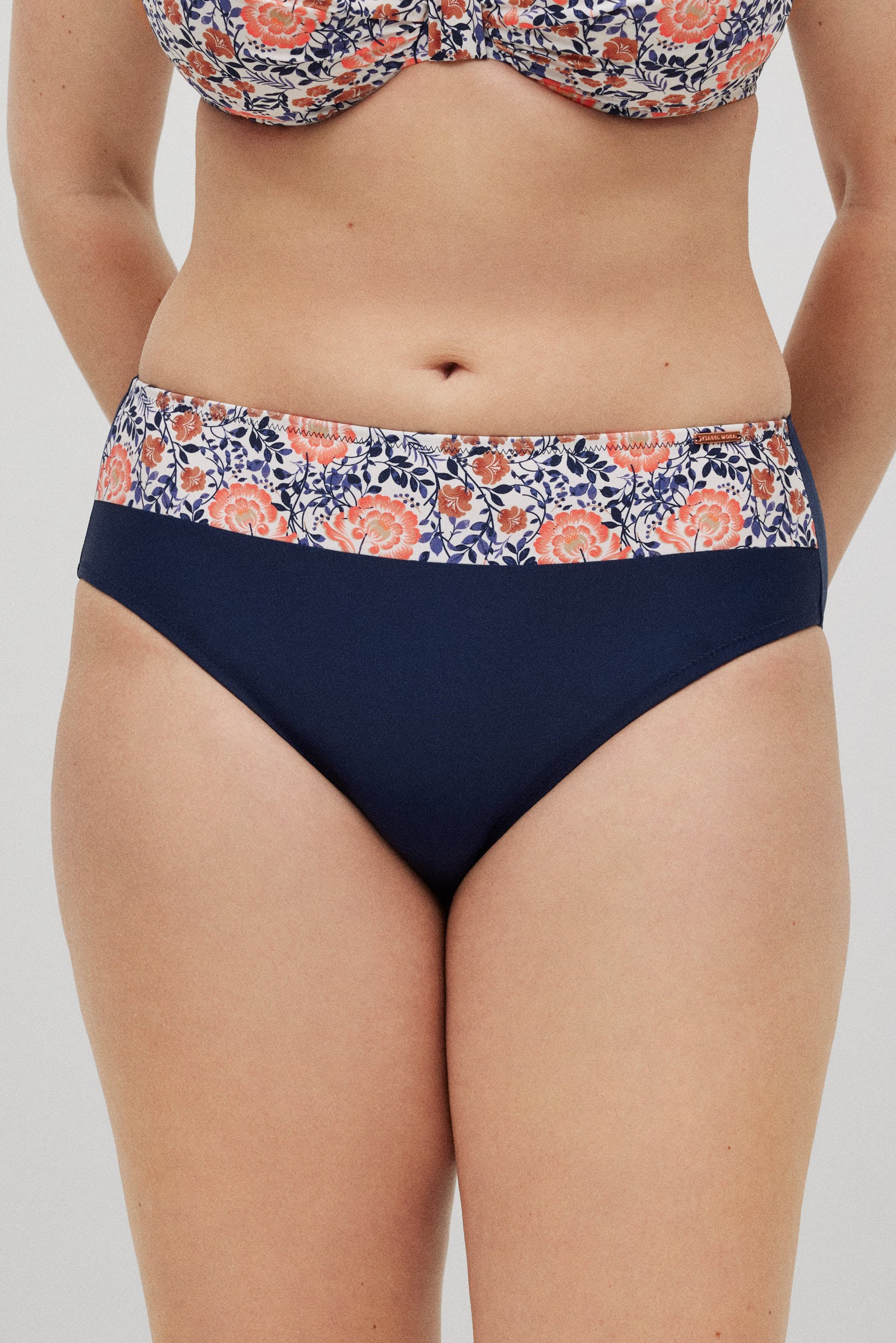 Braga bikini reductora alta detalle floral