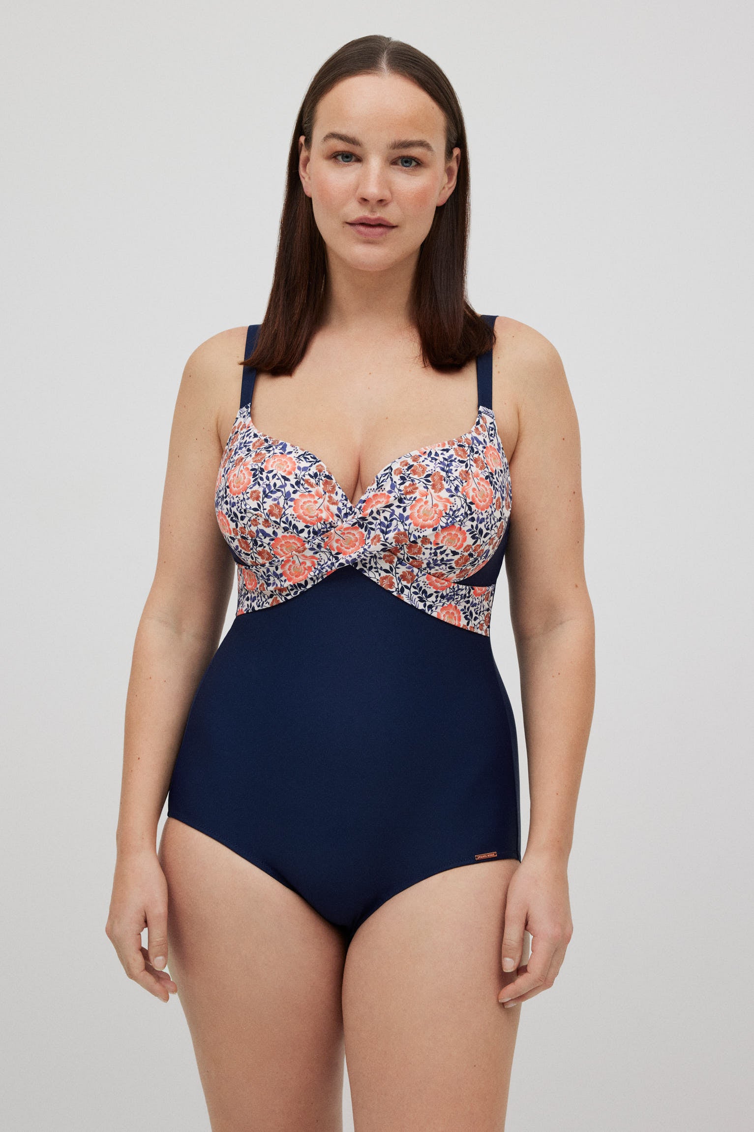 Bañador moldeador con aro floral copa C