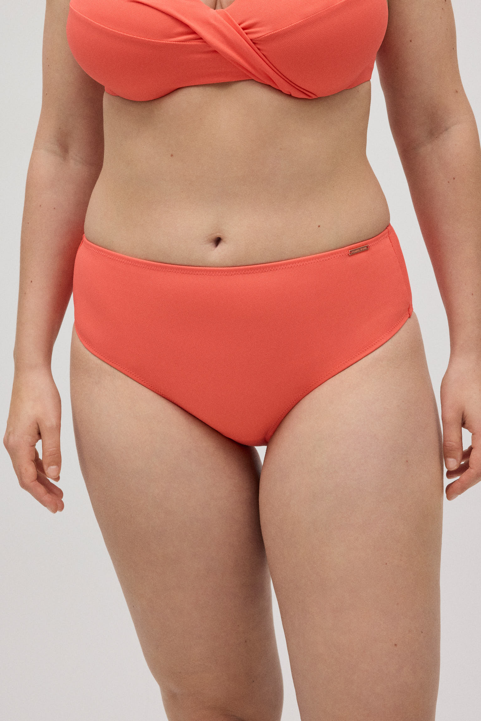 Braga bikini reductora alta micropiqué coral