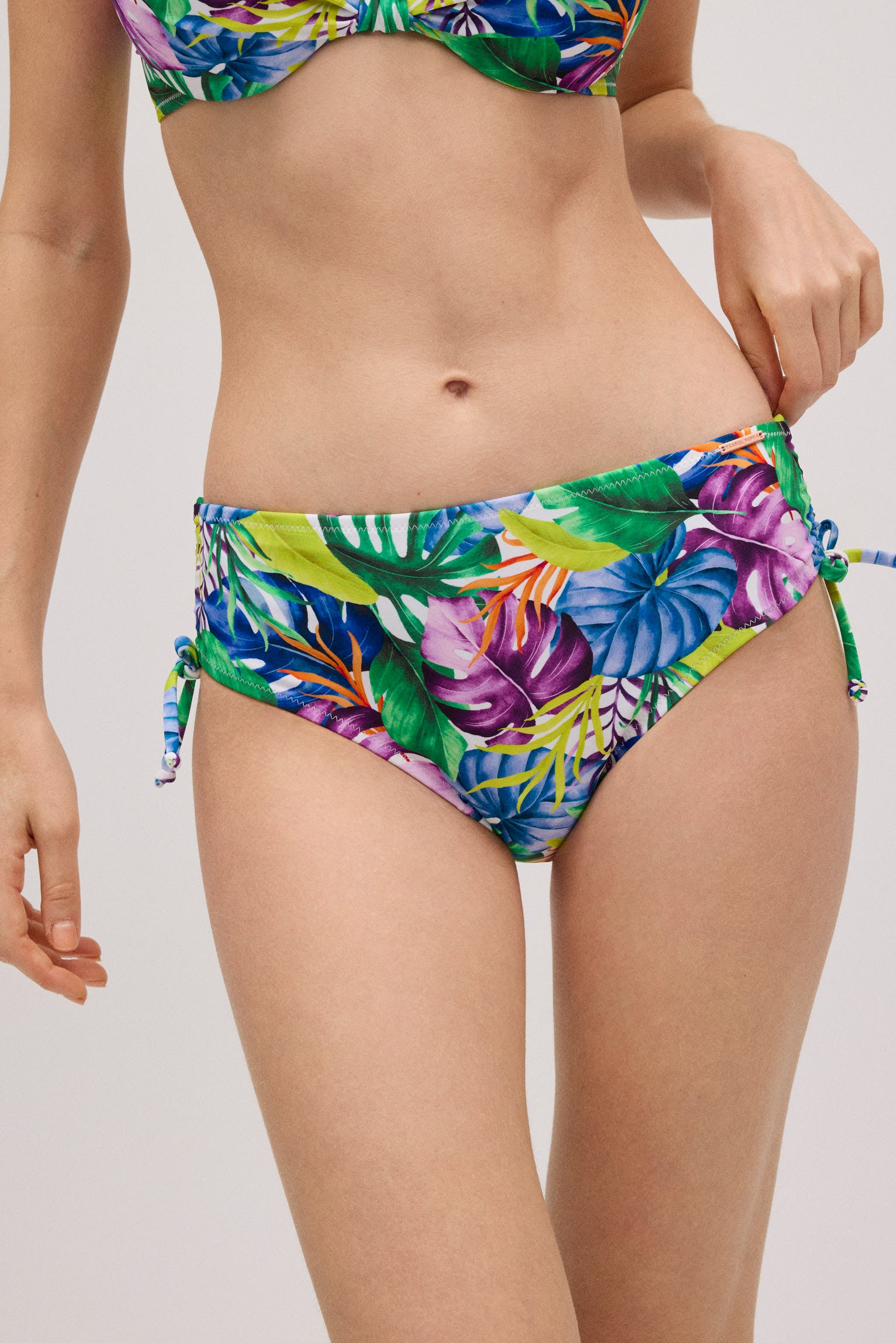 Braga bikini reductora midi estampado tropical