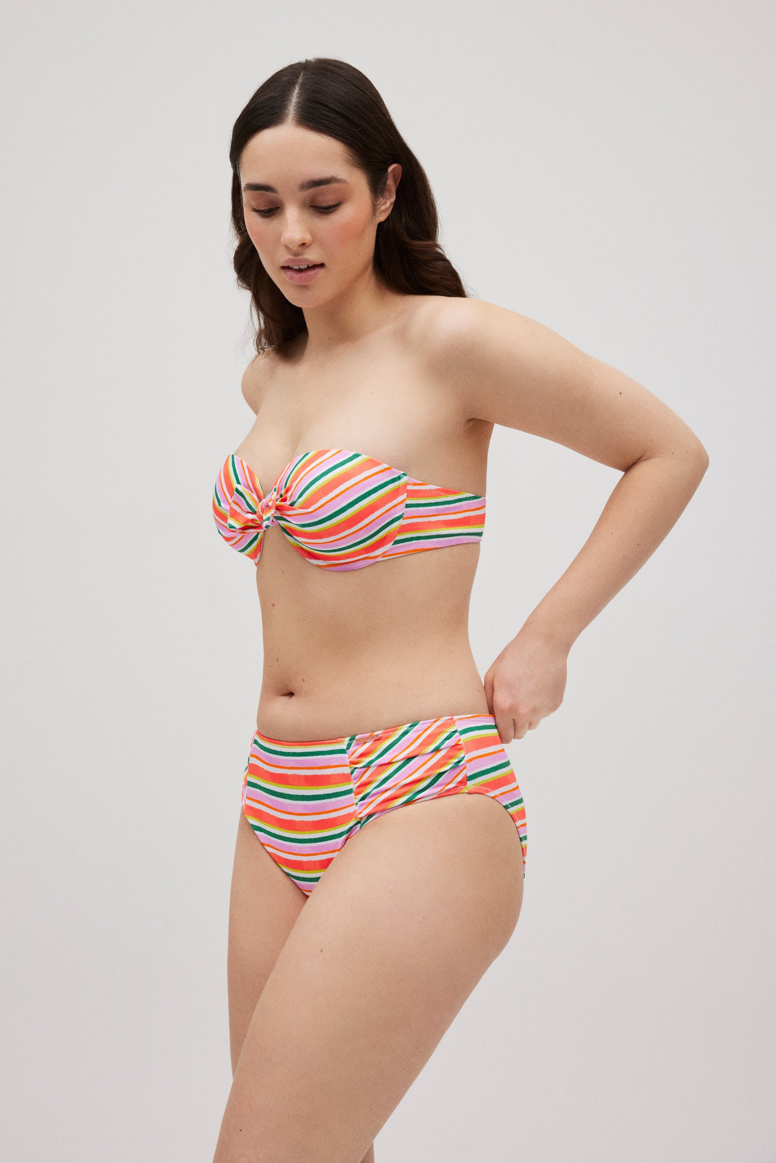Braga bikini reductora midi fruncida estampado de rayas micropiqué