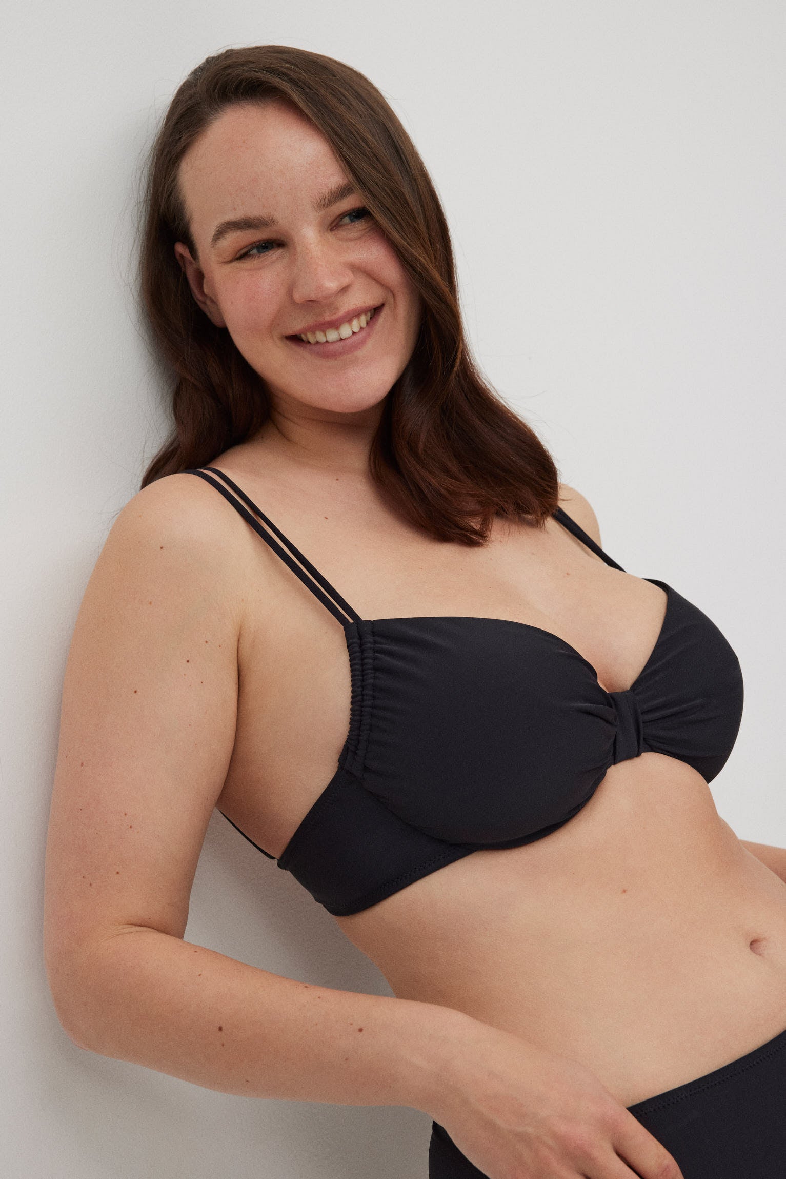 Top bikini reductor negro copas grandes D y E