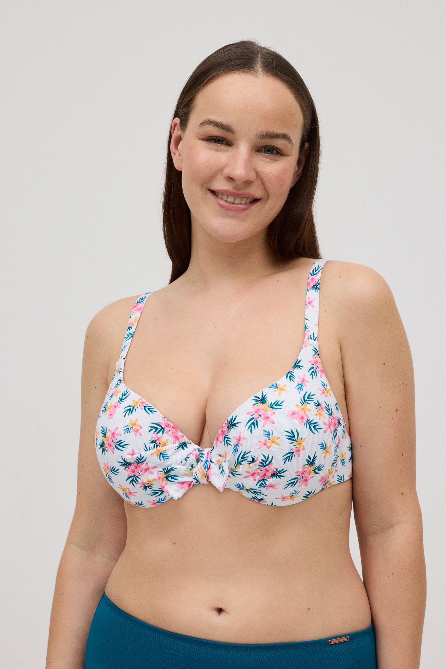 Top bikini flores micropiqué tirantes anchos copas C y D