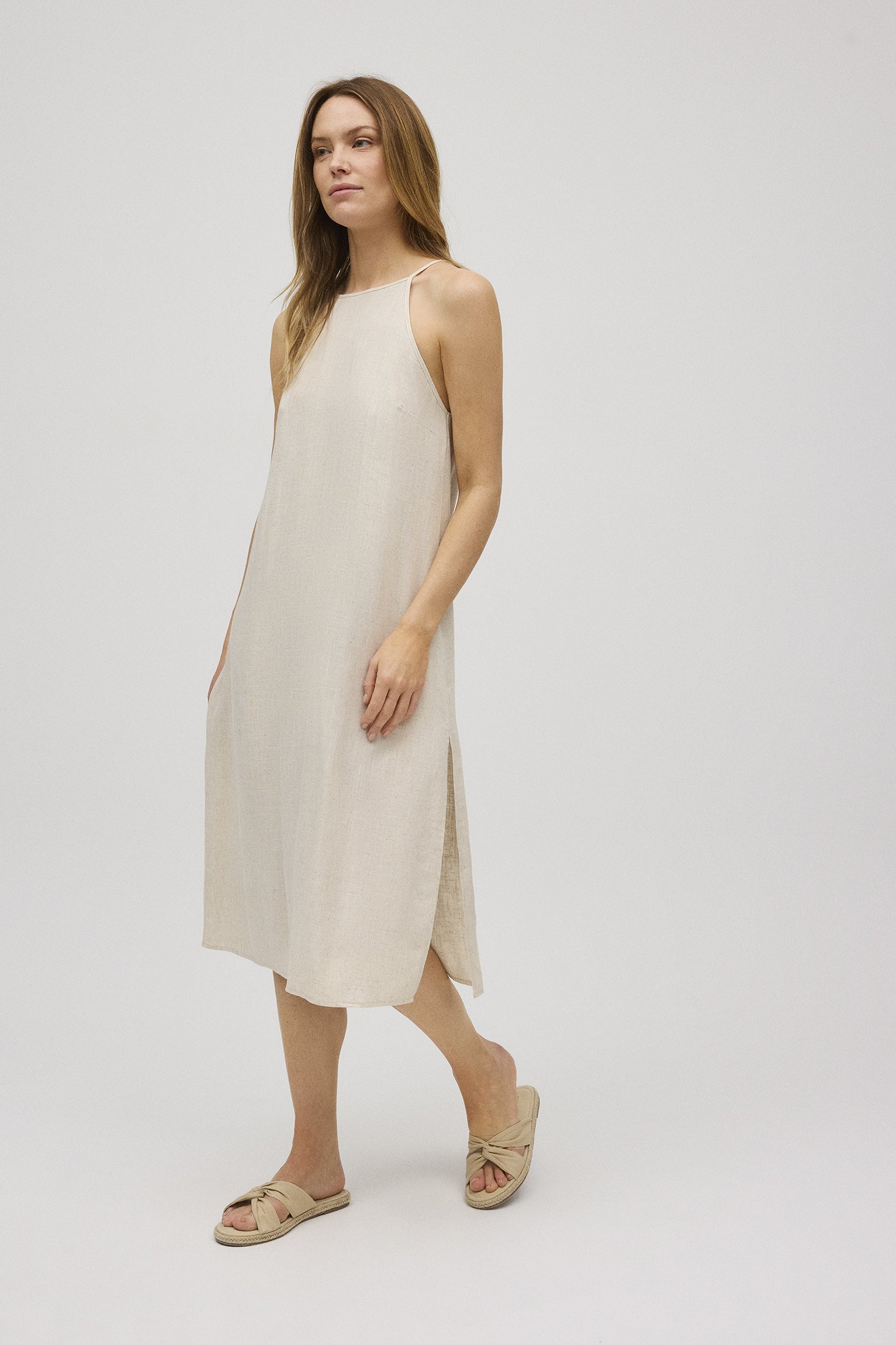 Vestido midi recto con lino