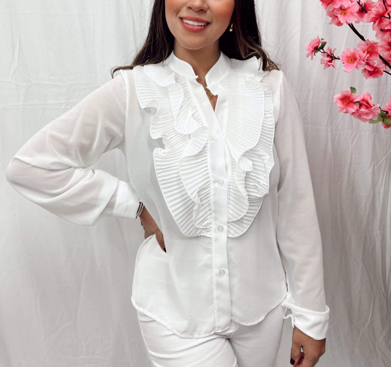 Blusa con Cuello Decorado y Volantes