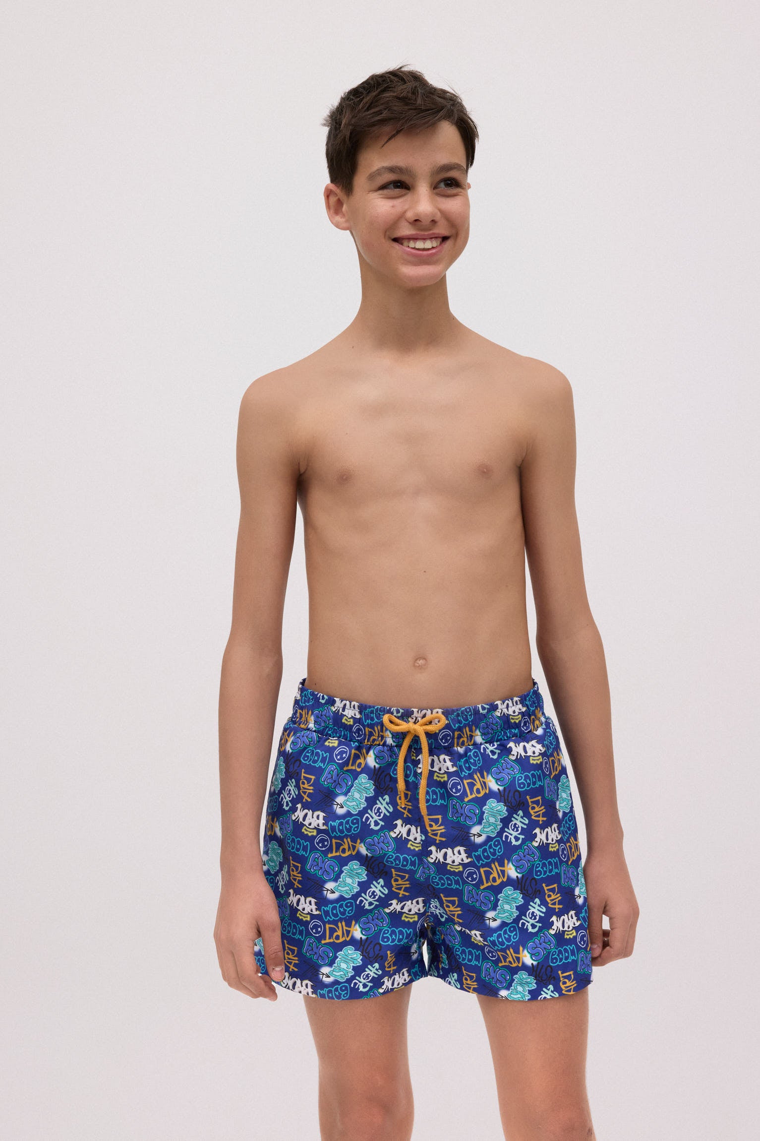 Bañador juvenil corto estampado variado