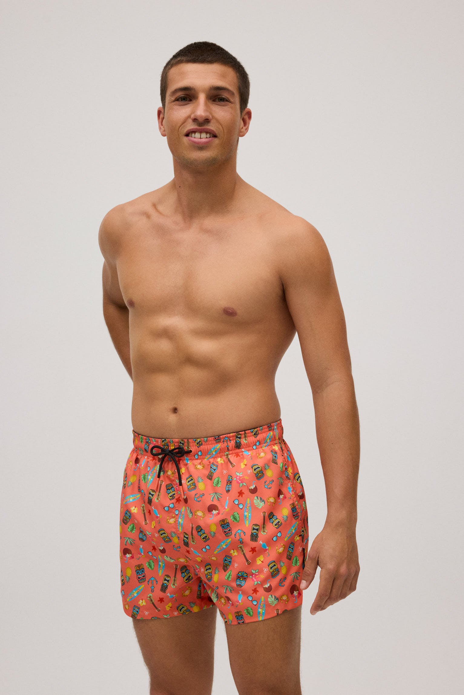 Bañador corto ligero estampado hawai