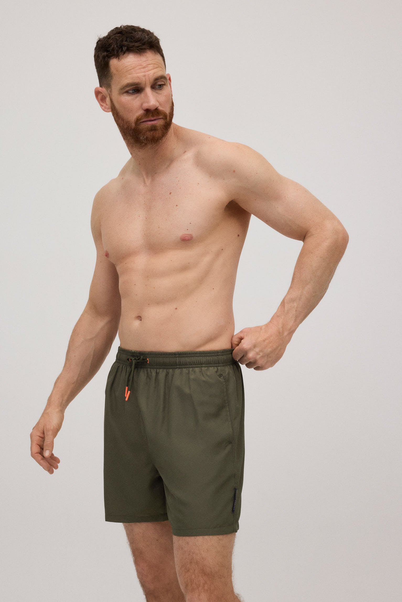 Bañador medio ligero verde caqui