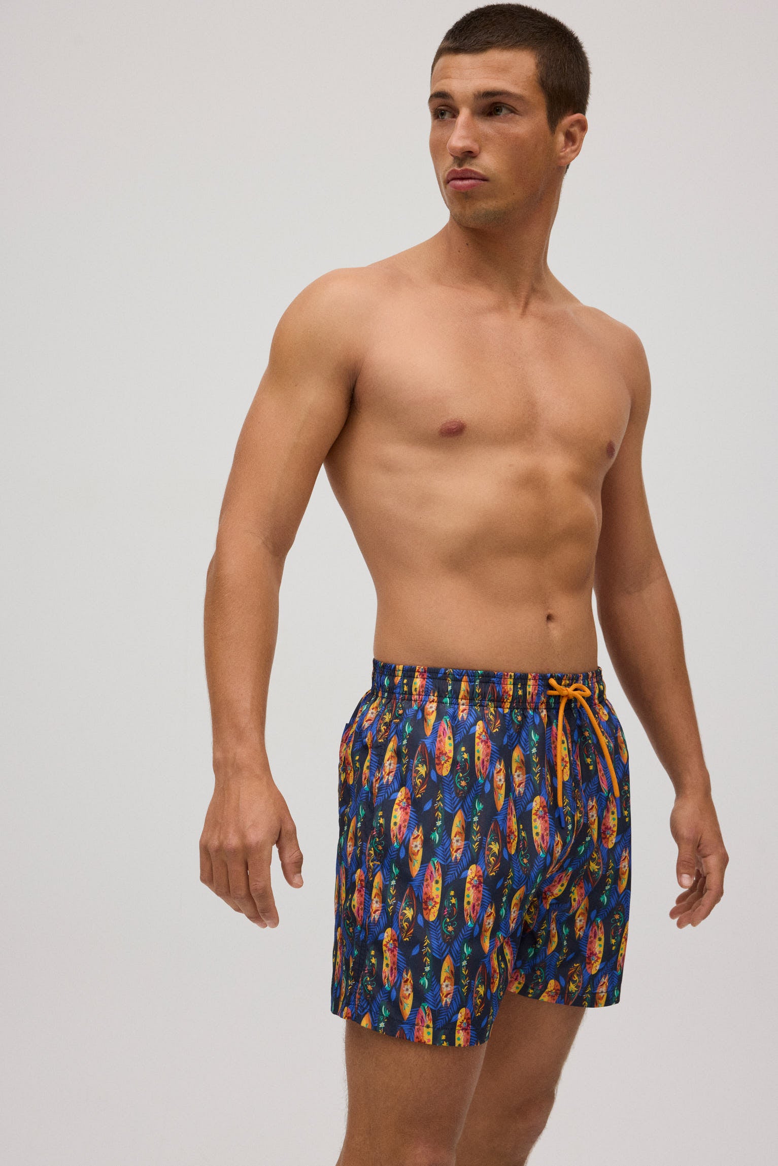 Bañador medio ligero estampado tablas surf