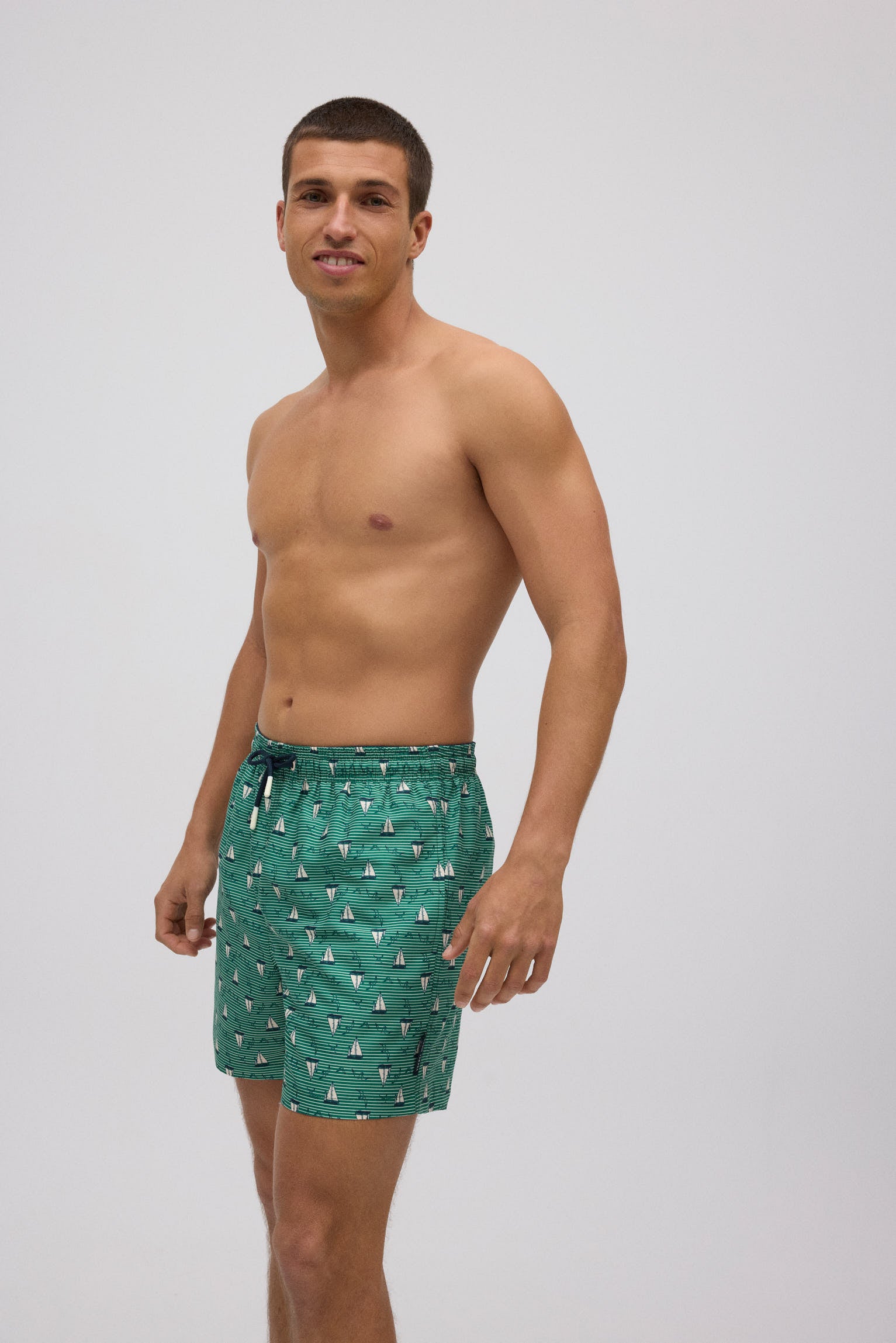 Bañador medio estampado barcos