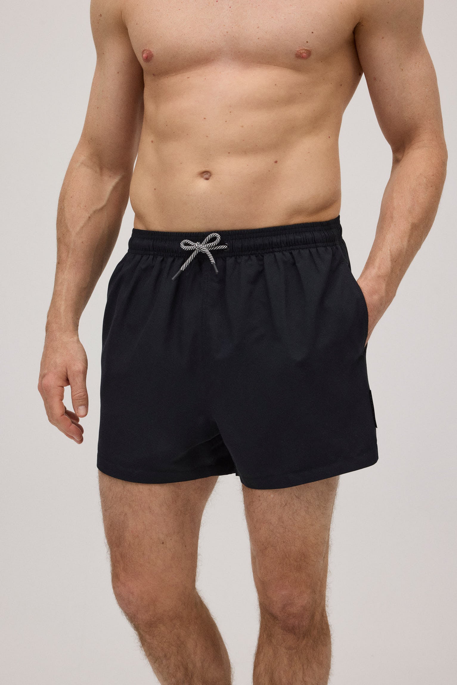 Bañador corto con bolsillos negro