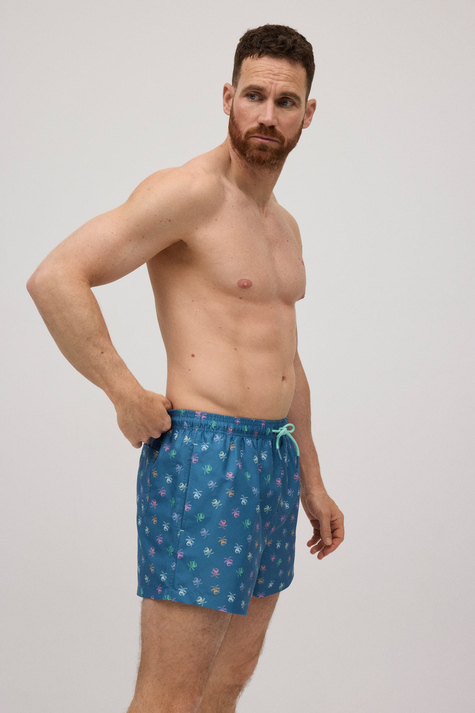 Bañador corto estampado pirata