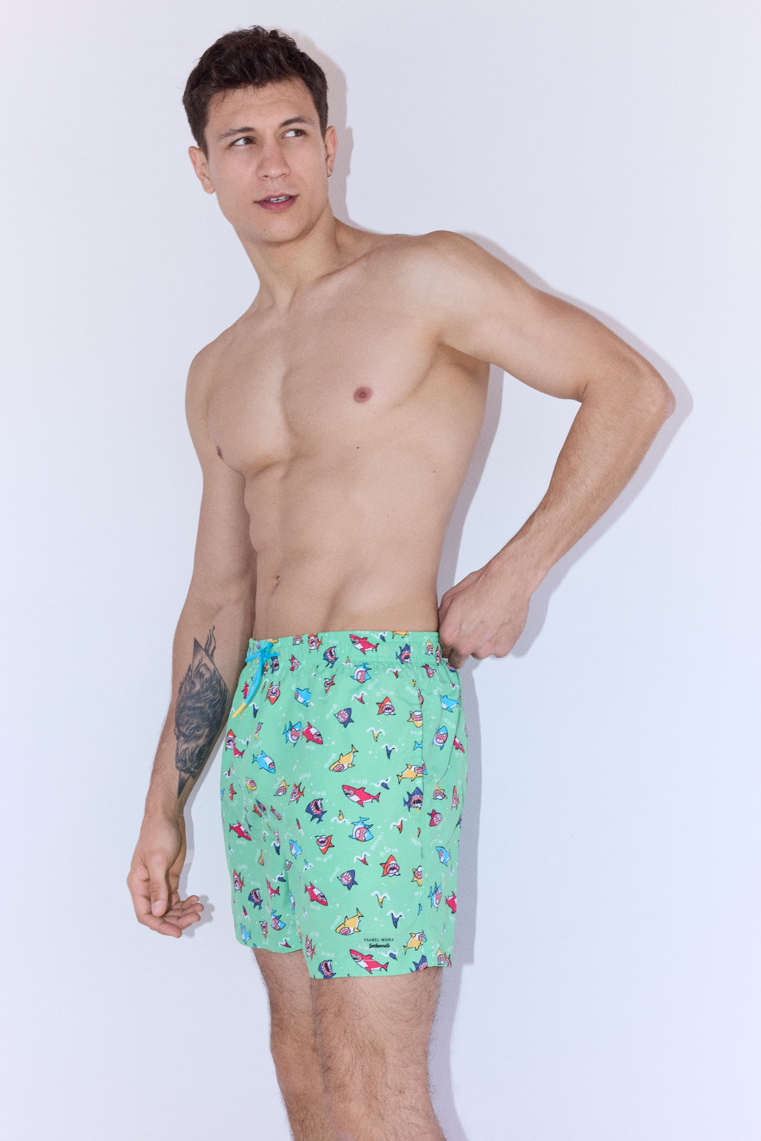 Bañador medio ligero estampado tiburones Sockarrats