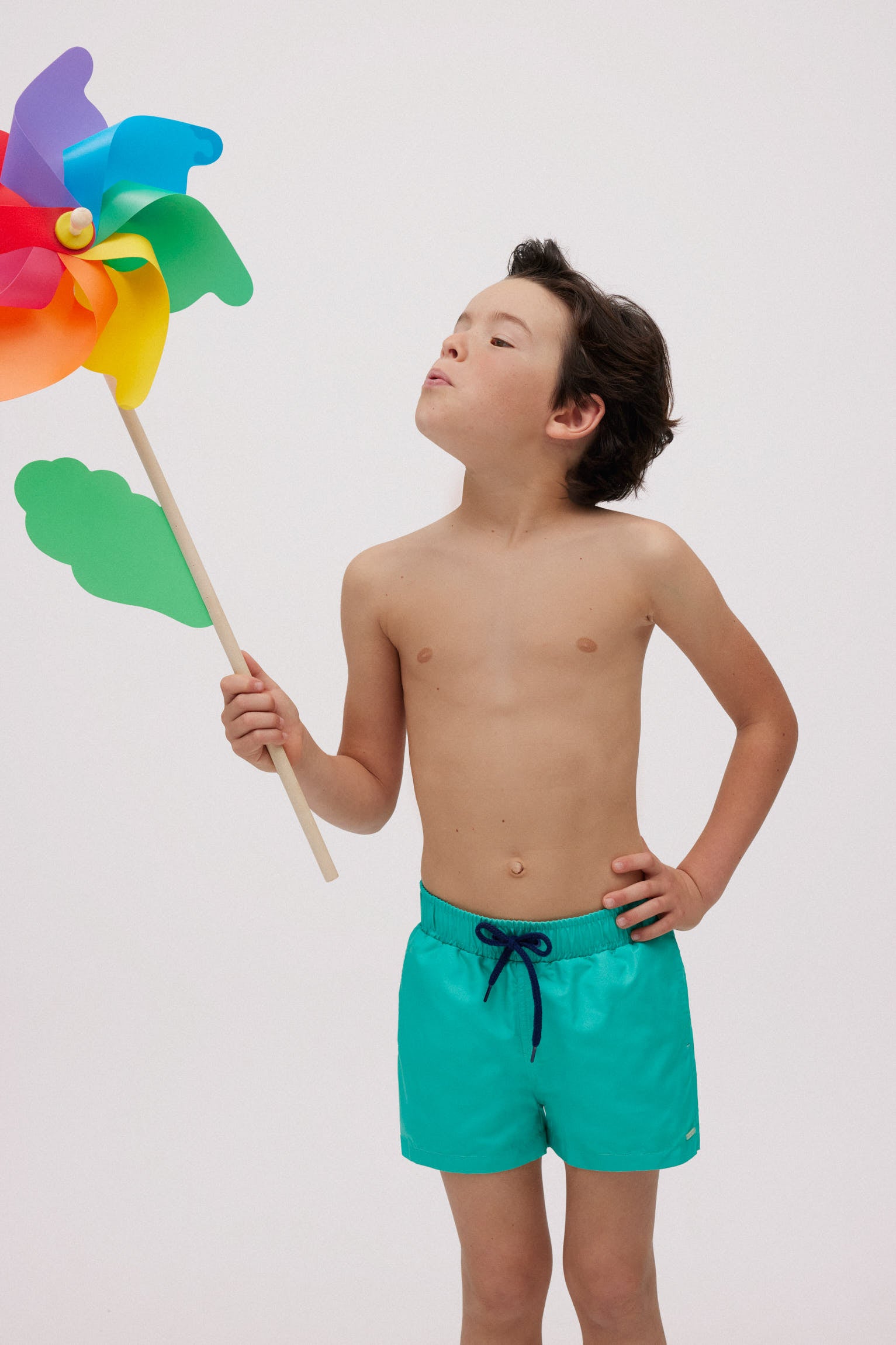 Bañador niño corto liso verde