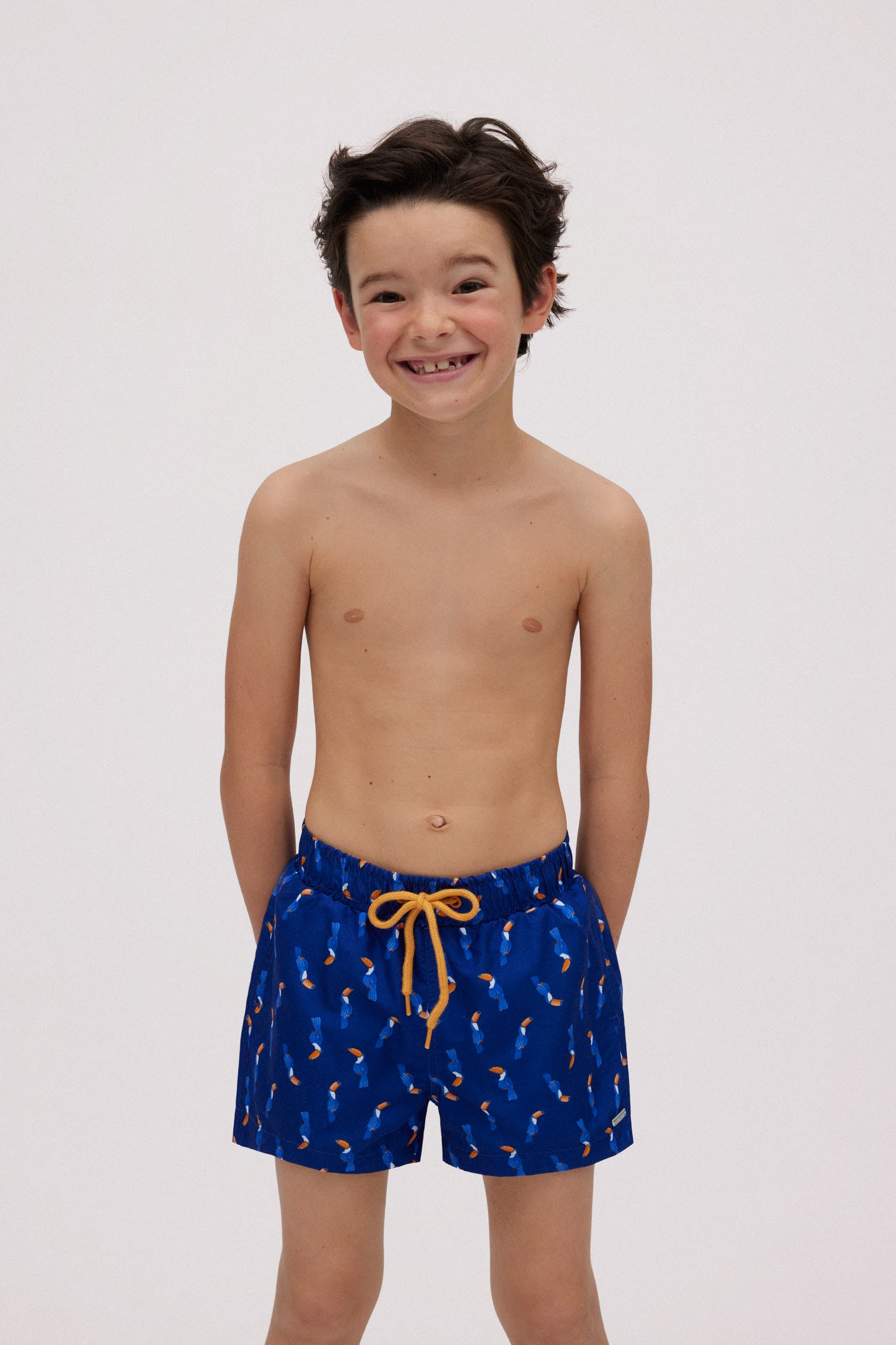 Bañador niño corto estampado tucanes