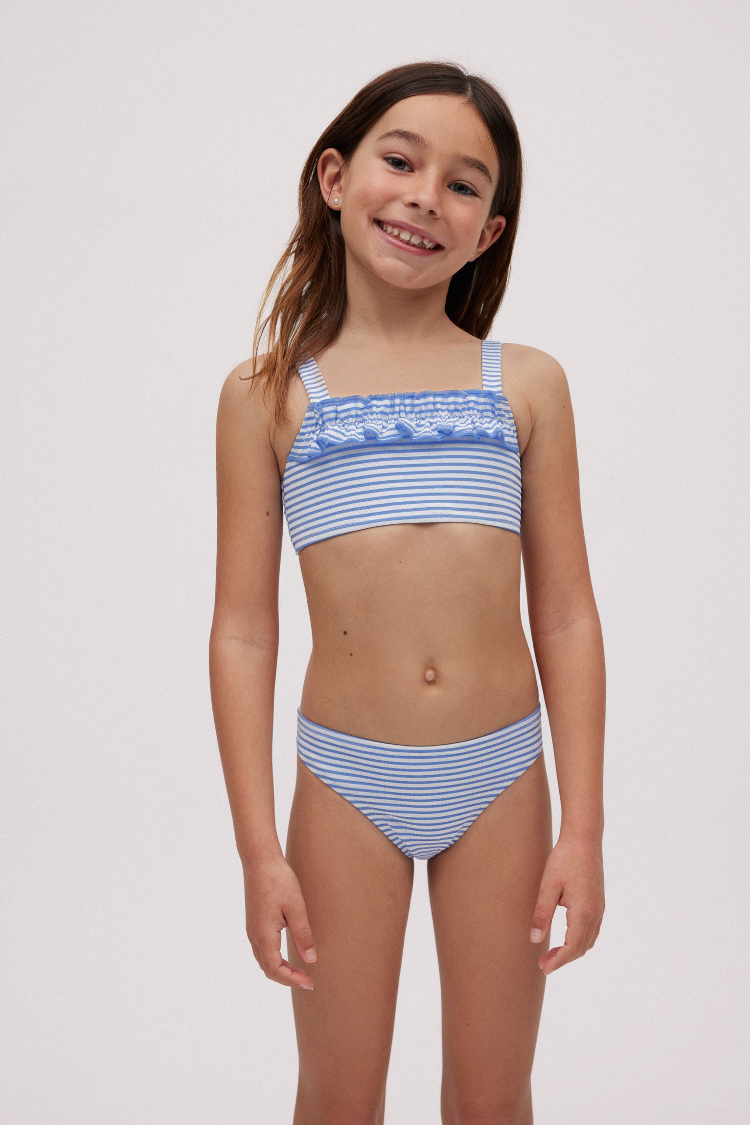 Conjunto de bikini niña estampado rayas azules con textura