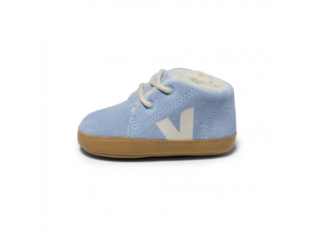 Botita de cuna ante celeste BABYSUEDE de Veja
