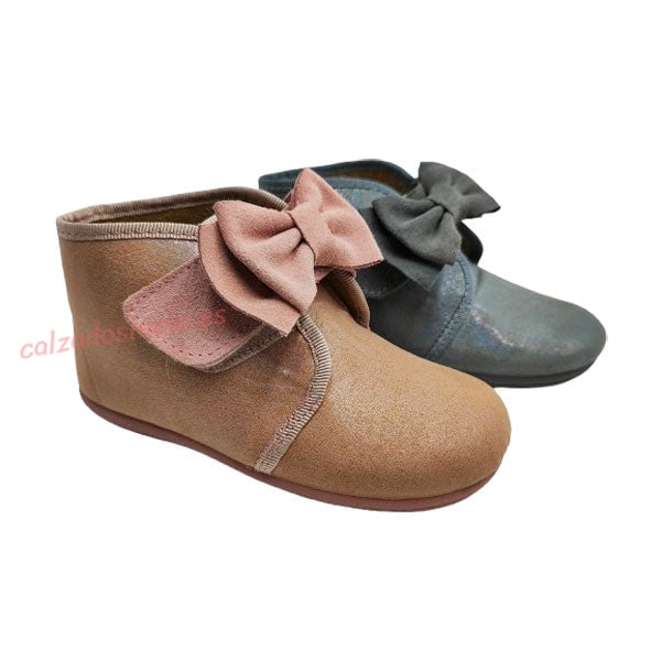 Botín nacarado con lazo de Vul-Peques