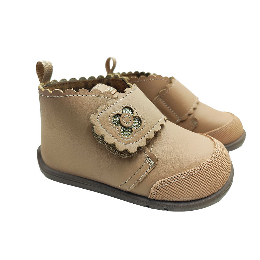 Botín respetuoso modelo Keri de Titanitos