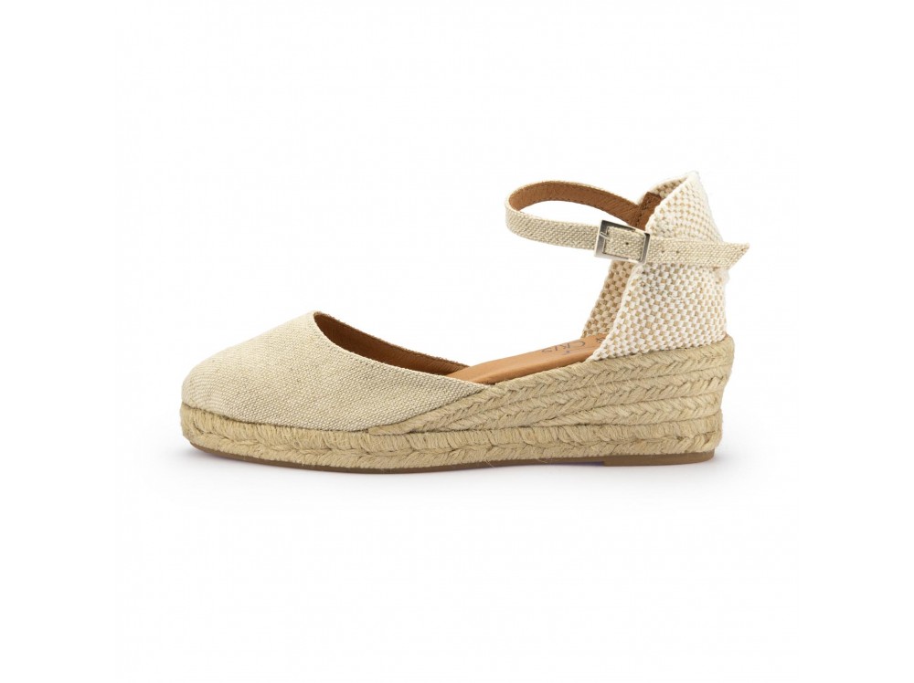 Alpargata cerrada lino beige con cuña y hebilla CARLA de Pepa&Cris