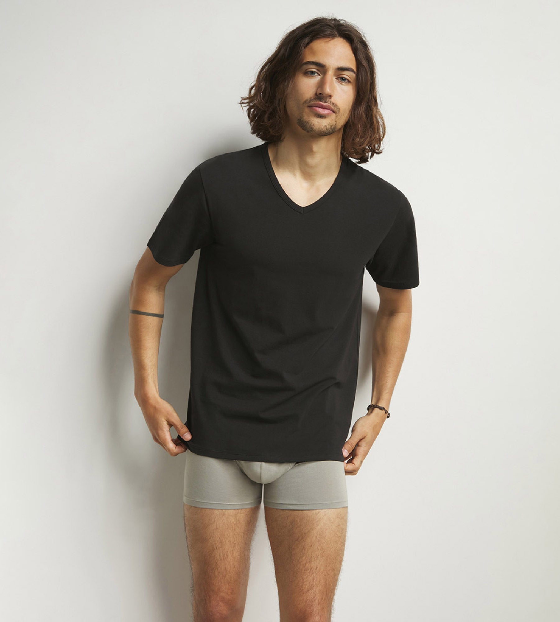 Dim Sport Set of 2 black men's cotton V-neck T-shirts with active temperature regulation