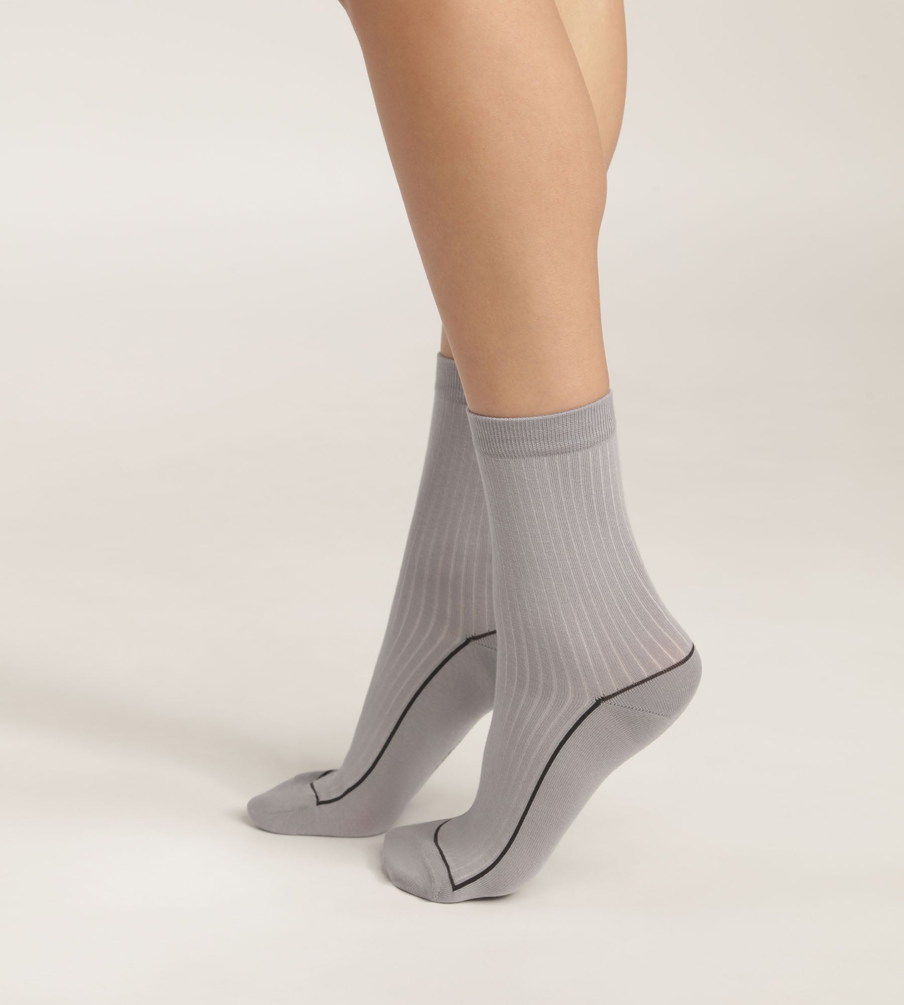 Beige ribbed cotton socks with coloured piping Dim Mode