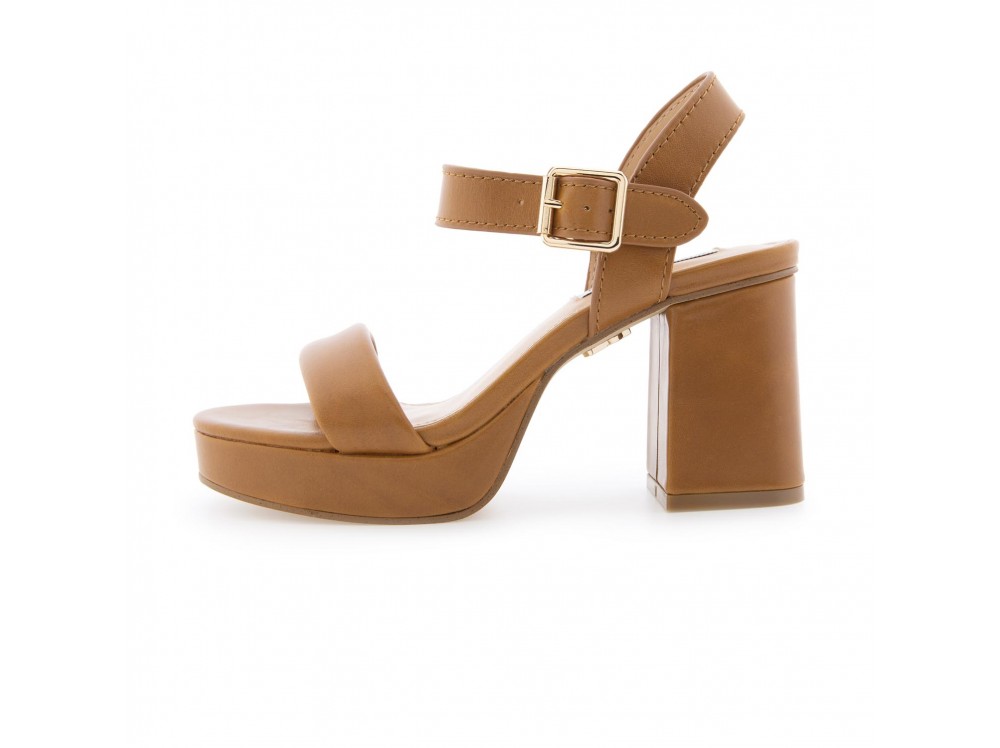 Sandalia de piel cuero con tacón FREEFALL de Steve Madden