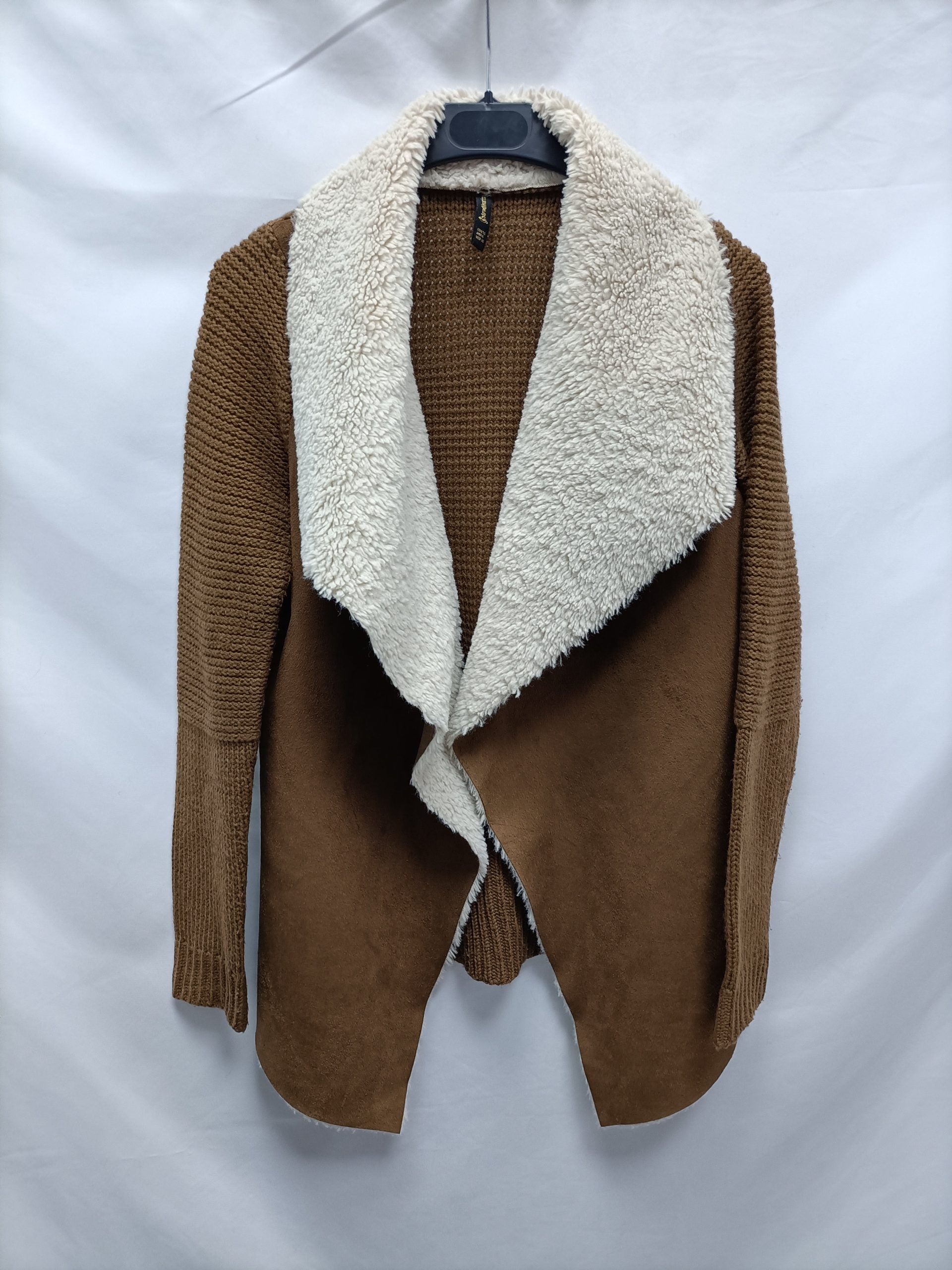 STRADIVARIUS. Cardigan doble textura T.36