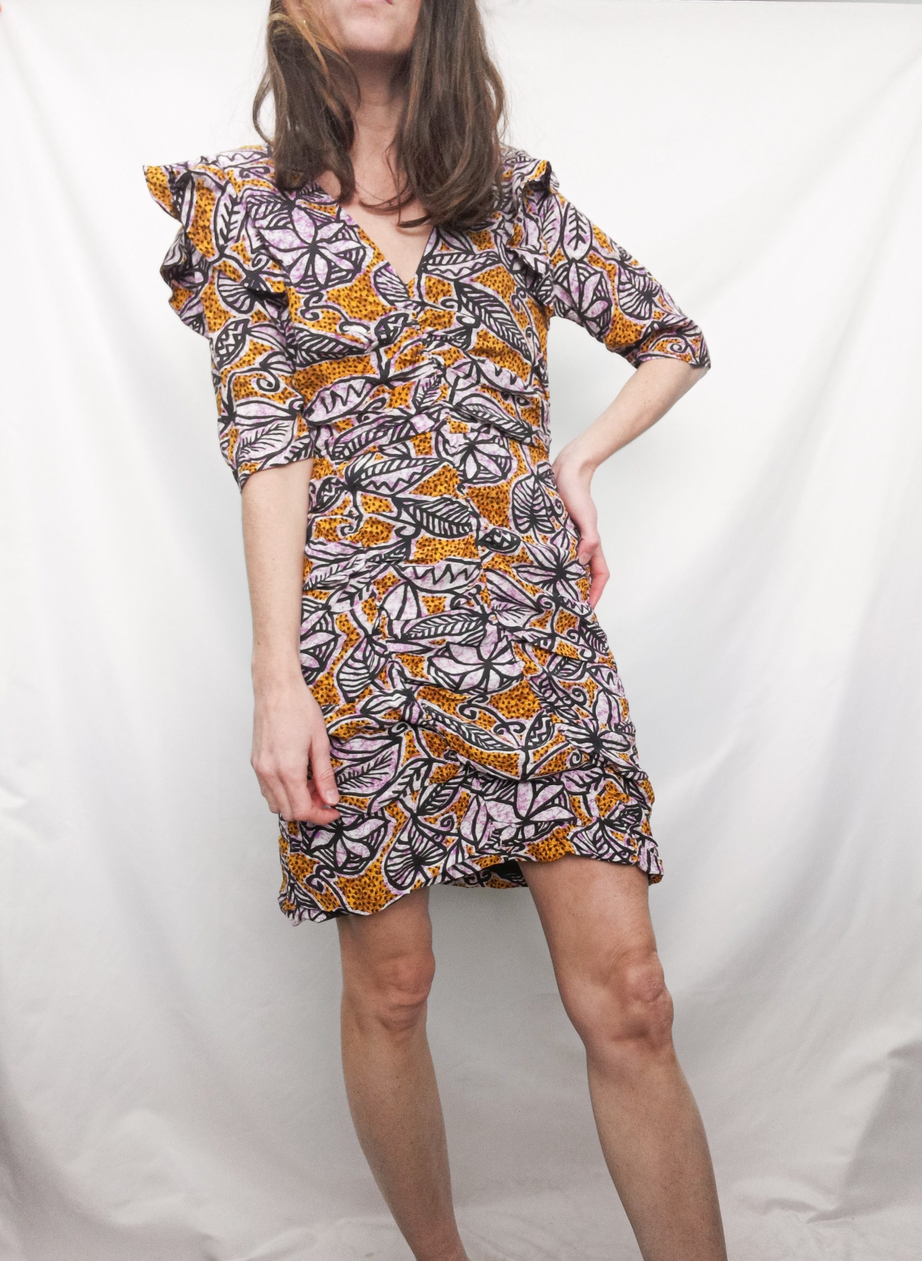 ZARA. Vestido corto estampado de hojas rosa T.s