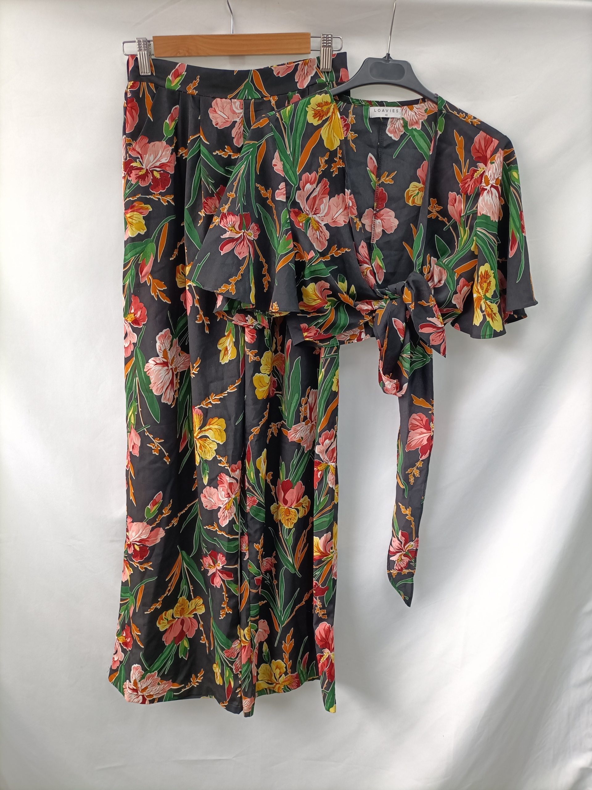 LOAVIES.Total look croptop y palazzo T.XS