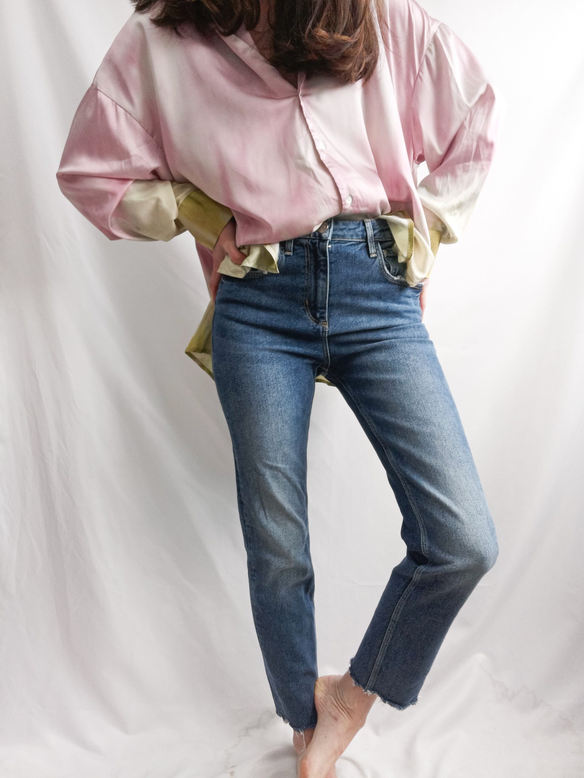 ZARA. Pantalón denim oscuro T.36