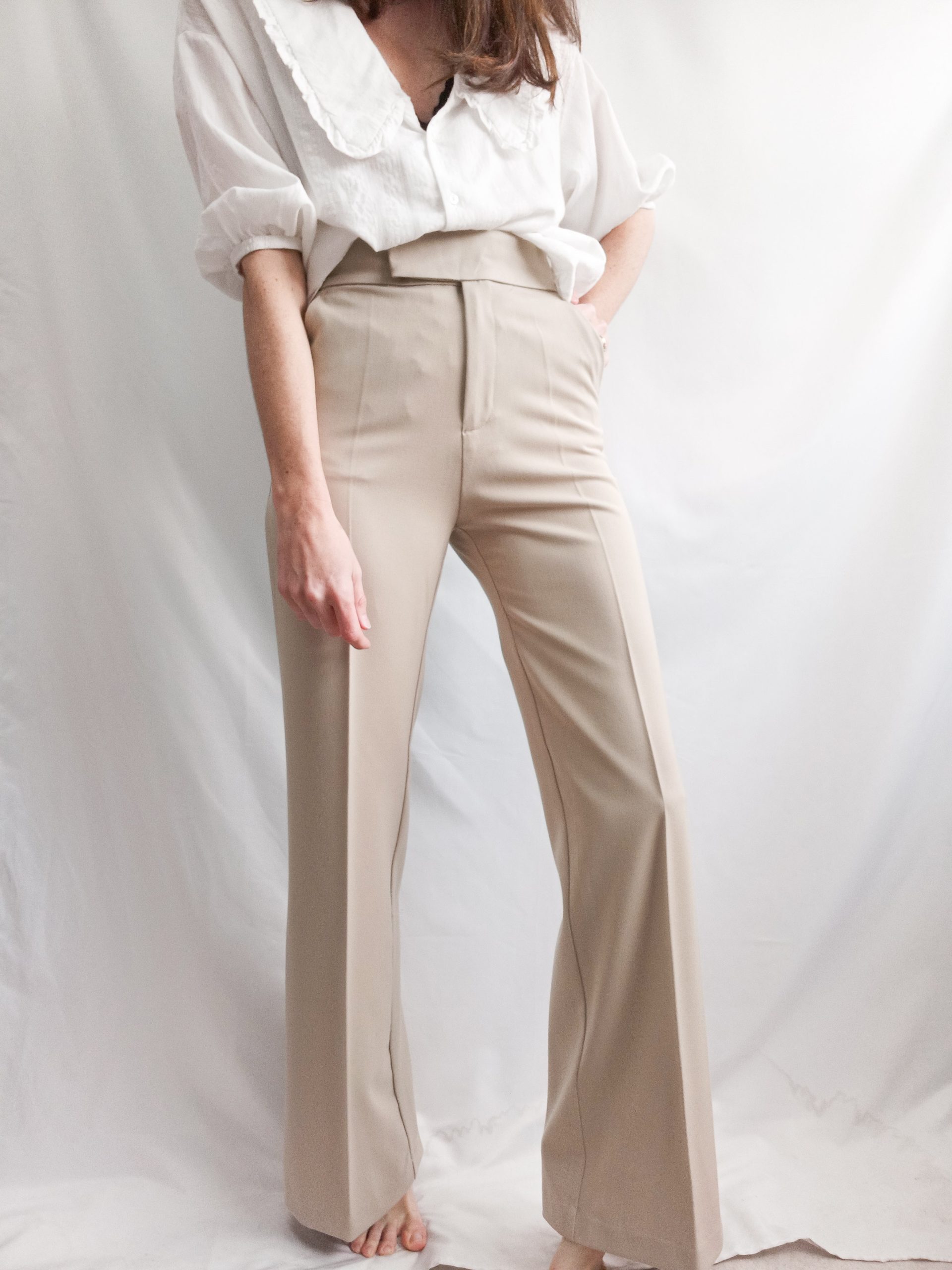 H&M. Pantalón ancho beige T.34