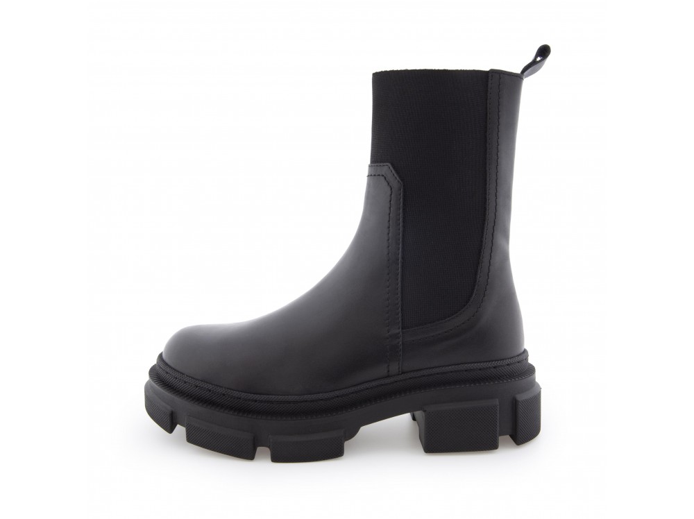 Botín en piel negra con suela track y elástico MARITA 220V