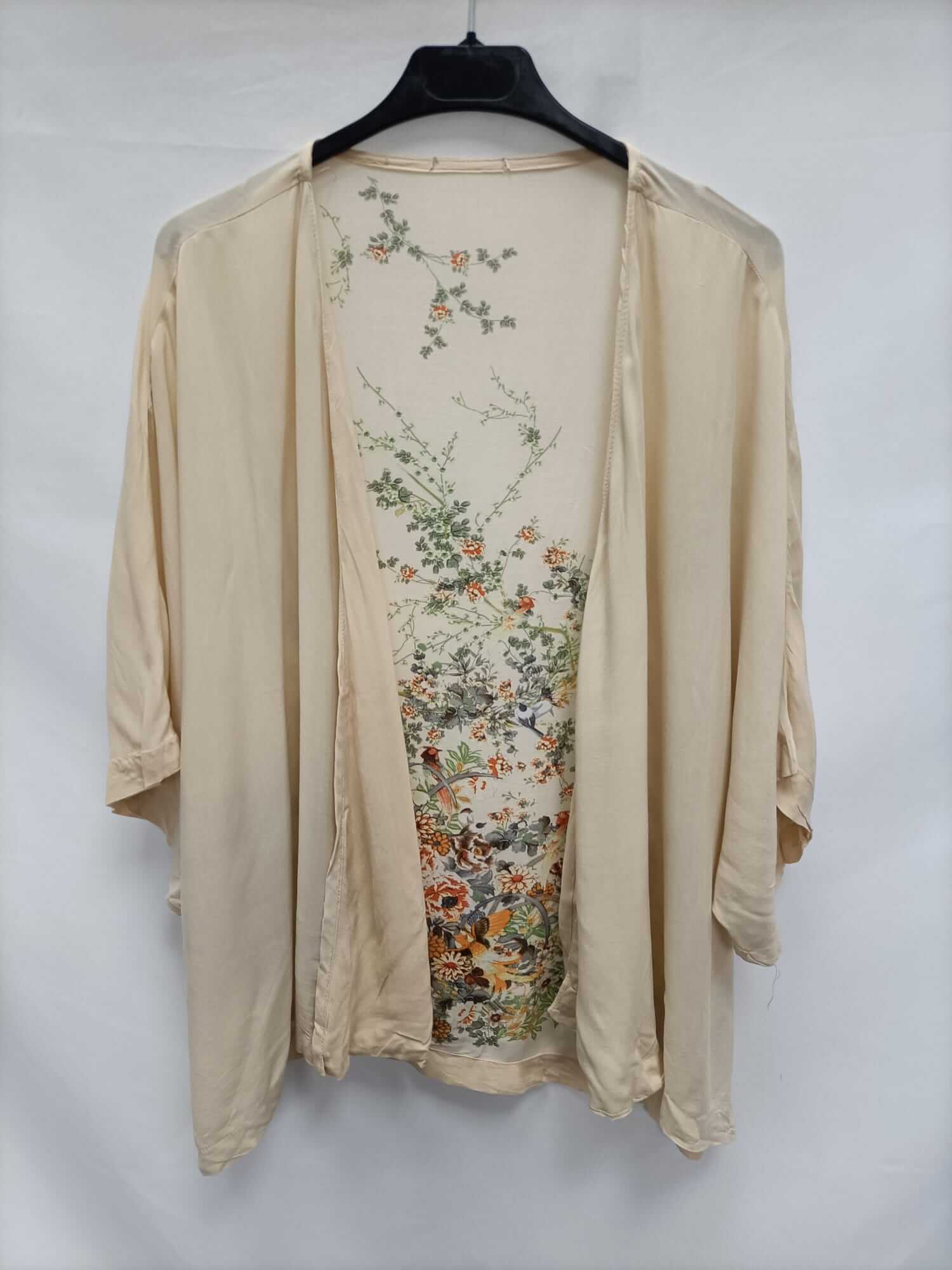 OTRAS.Kimono corto beige estampado TU