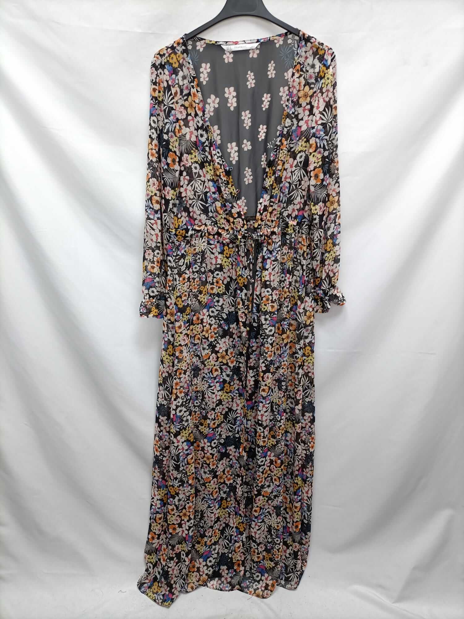 ZARA.Vestido/kimono negro flores T.m