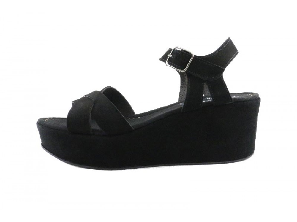 Sandalia ante negro plataforma Pepa y Cris